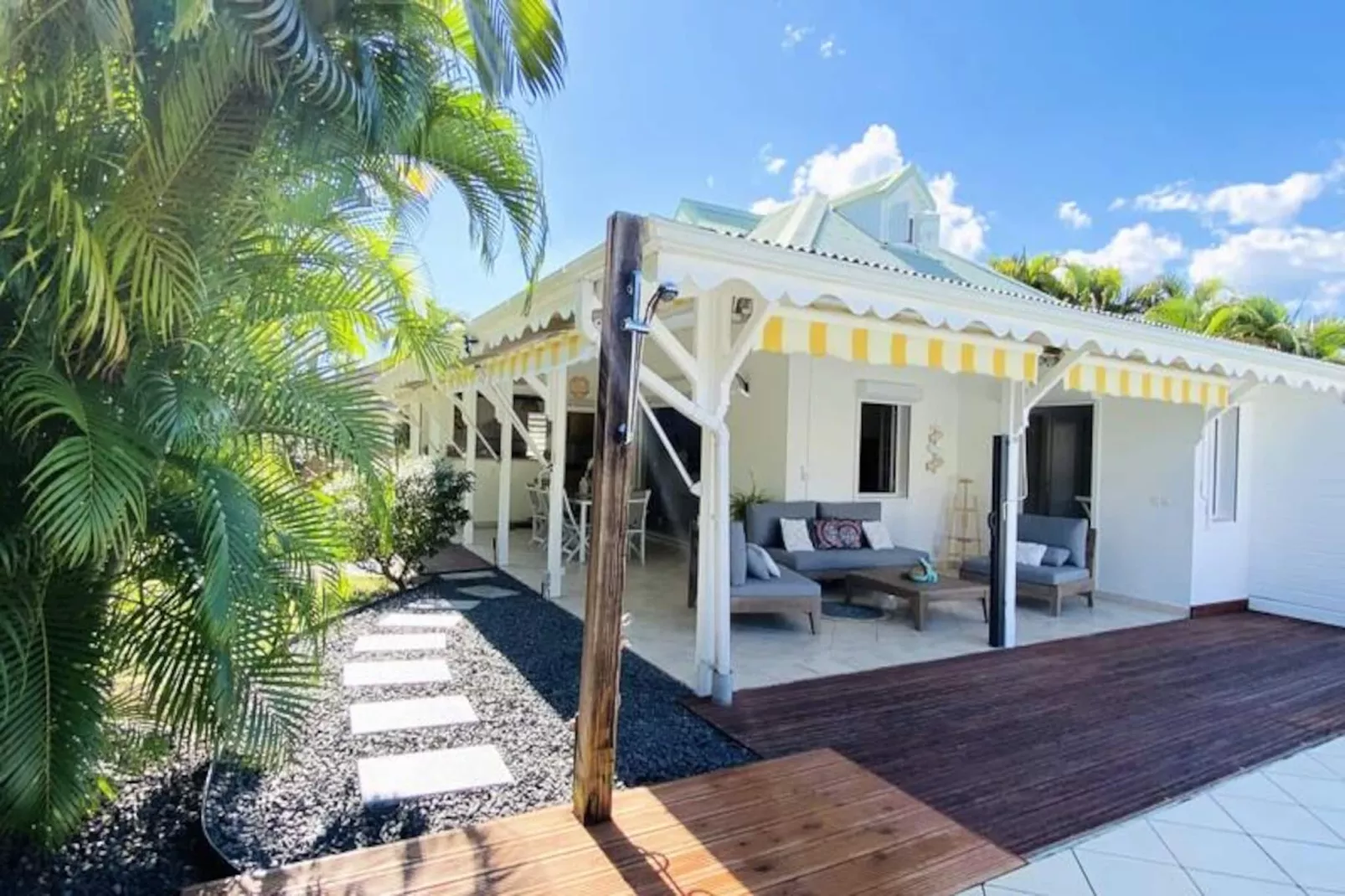 Villa Charlotte-Image-tags.