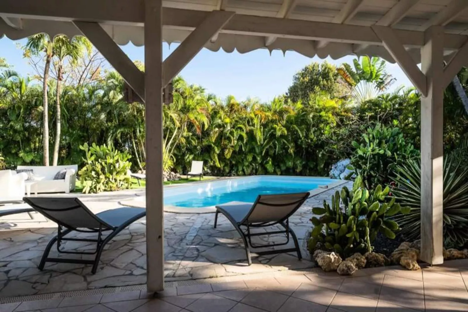 Villa Secr&egrave;te-Image-tags.