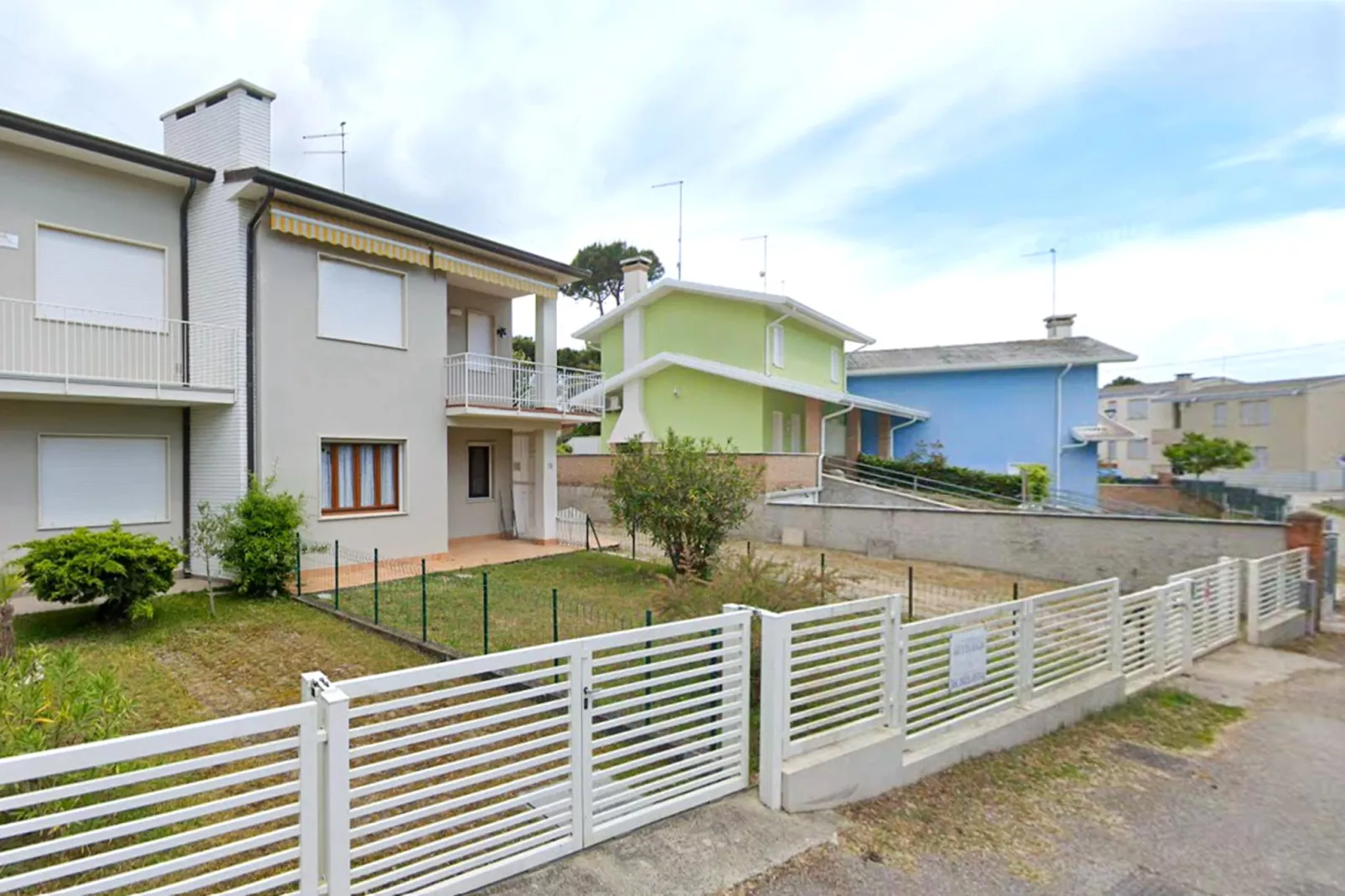 Villa Francesca-Exterior in summer