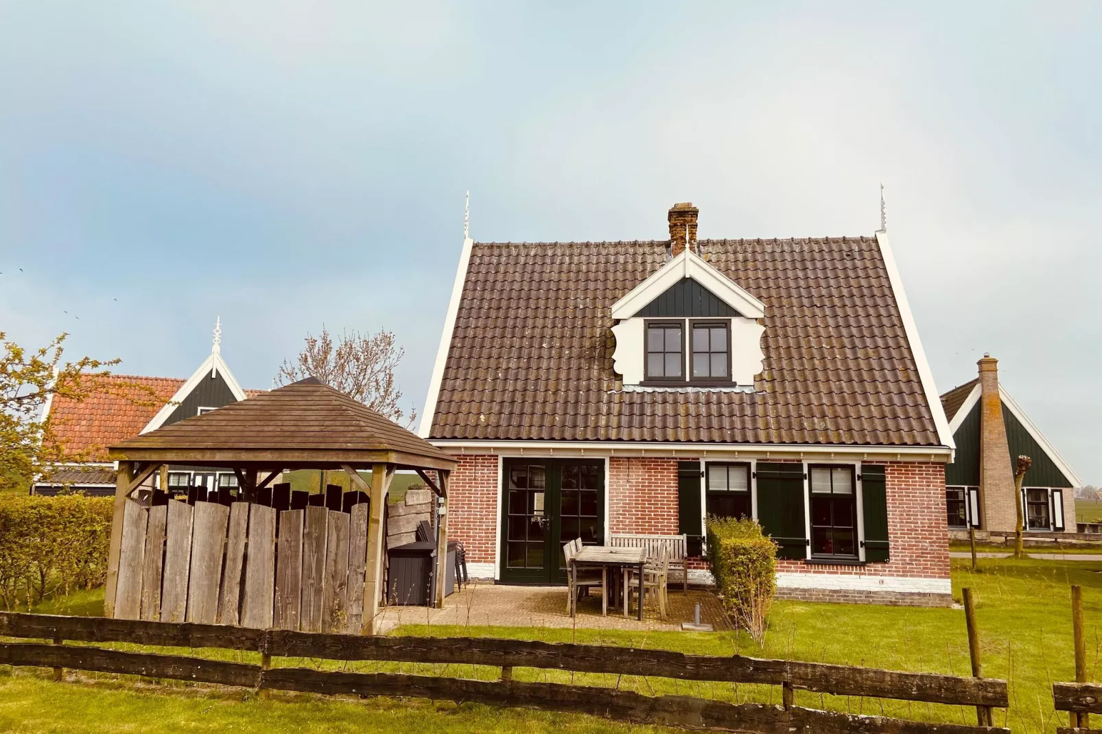 Recreatiepark Wiringherlant - Villa 14-Extérieur été