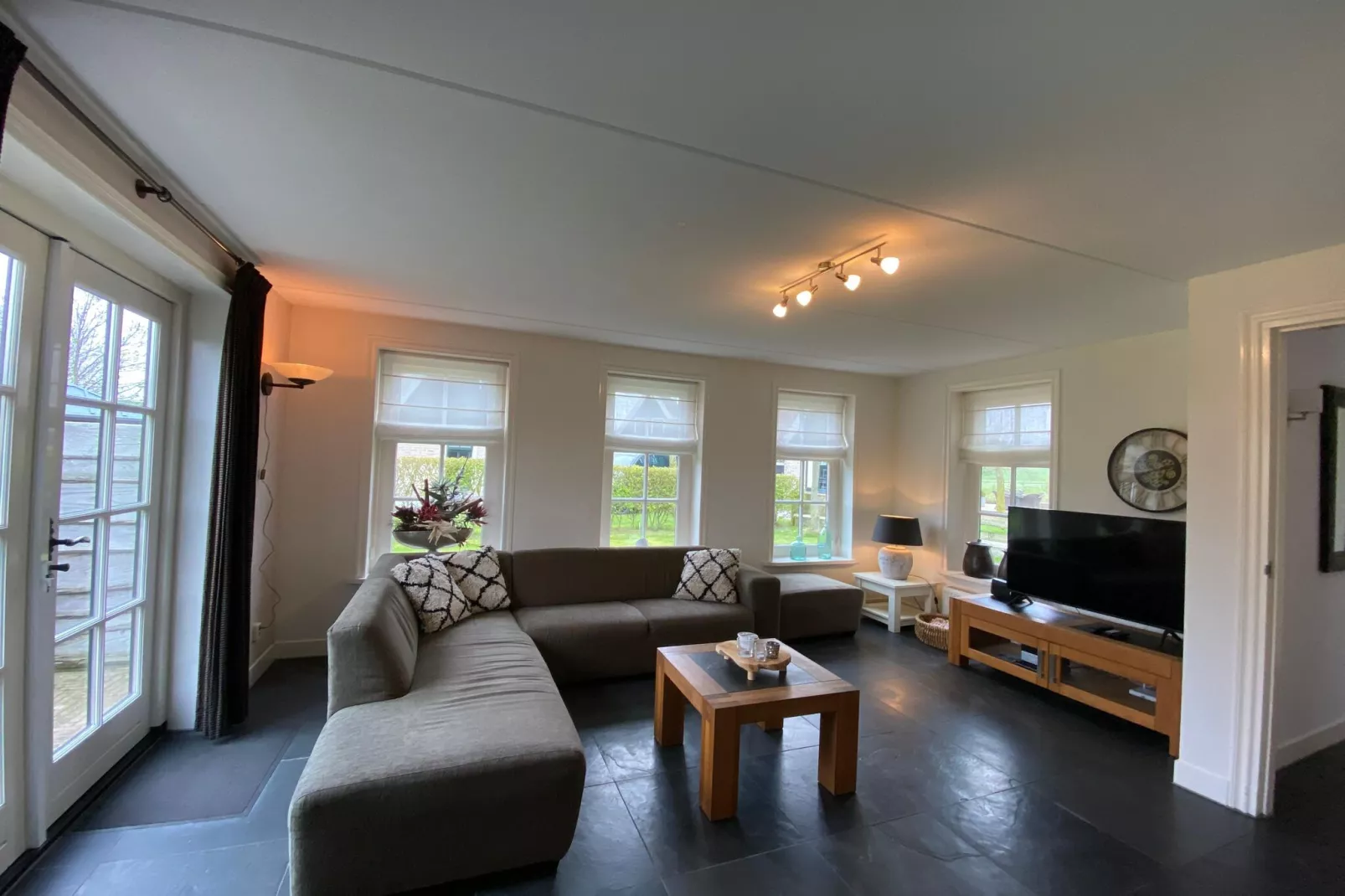 Recreatiepark Wiringherlant - Villa 14-Salon