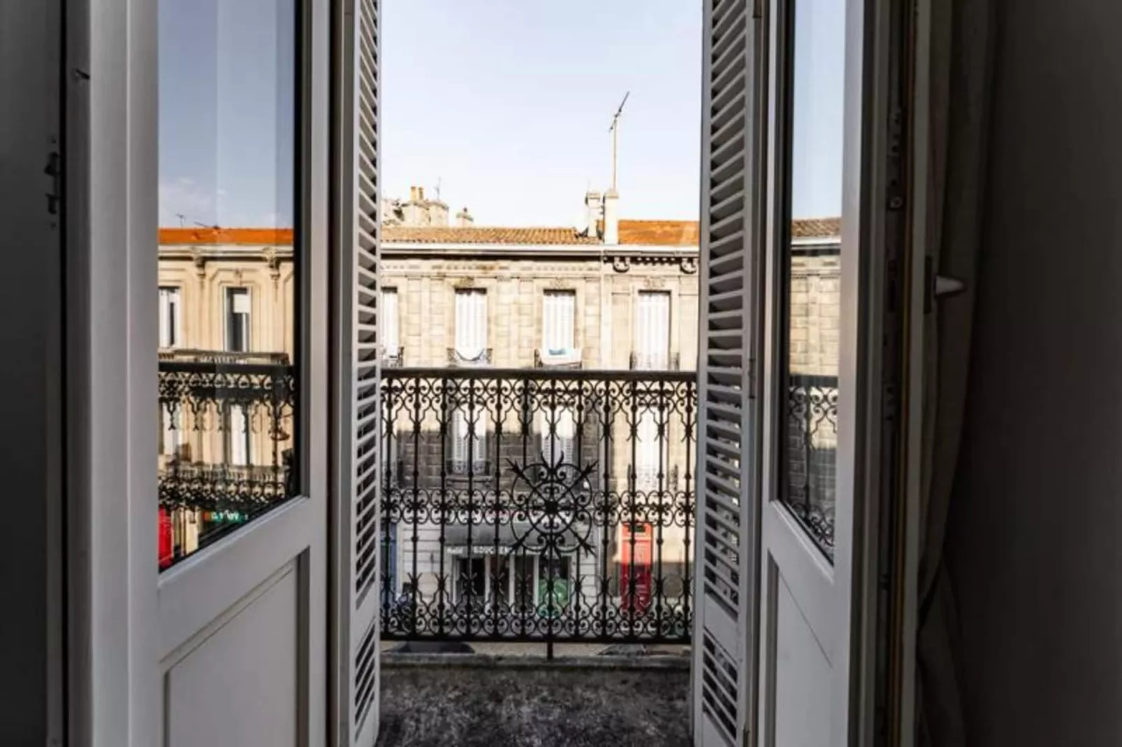 Chaleureux Appartement Au C&oelig;ur Du Quartier Historique Saint-michel-Salon
