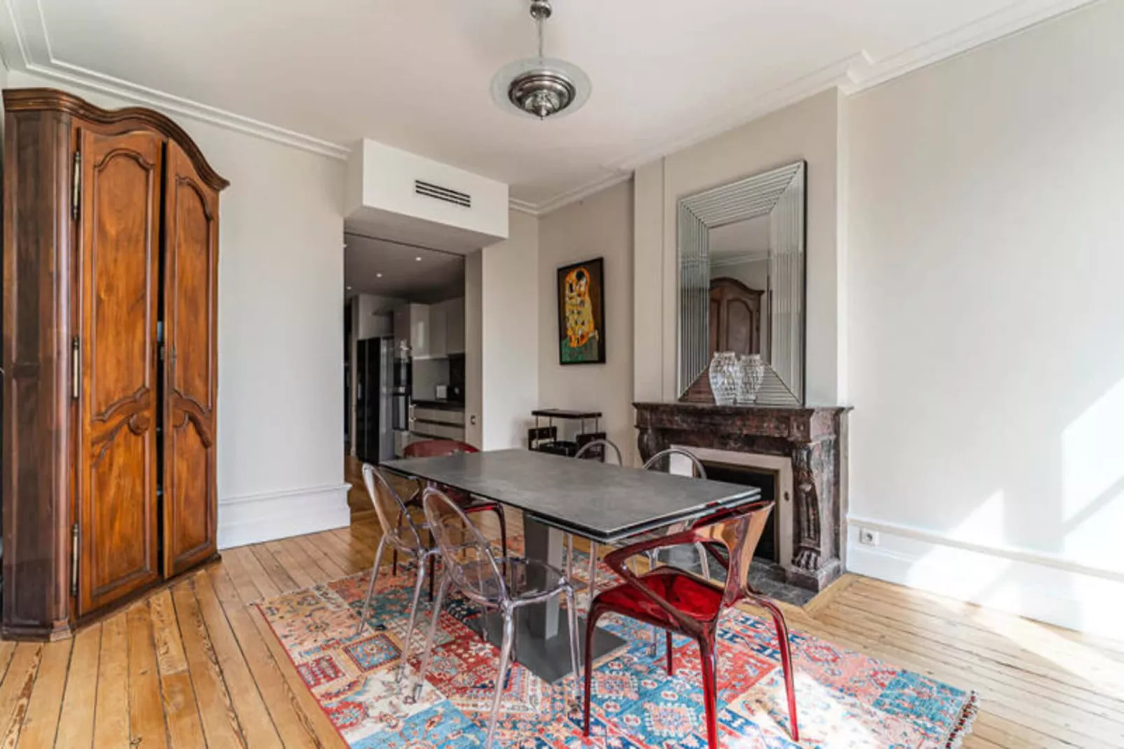 Appartement Prestations Haut Standing Avec Vue Sur La Place De La Bourse-Dining room