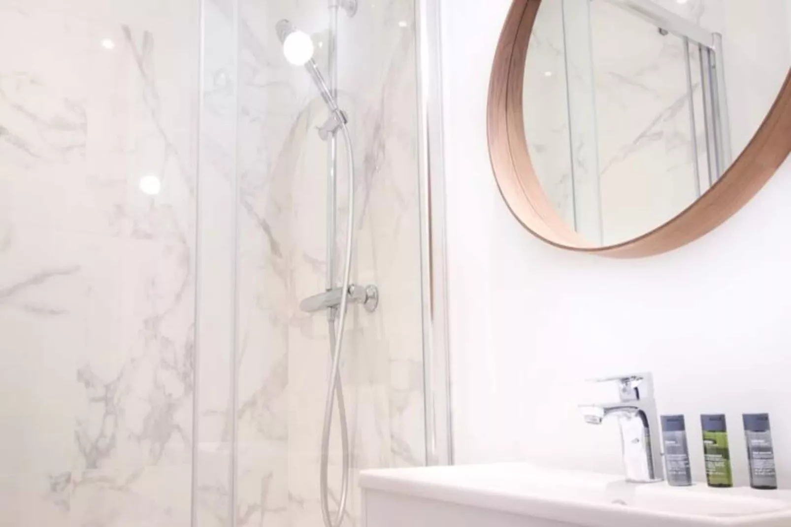 Superbe Appartement Cozy Et Charmant Pour 2 Vers La Gare Saint-jean-Salle de bain