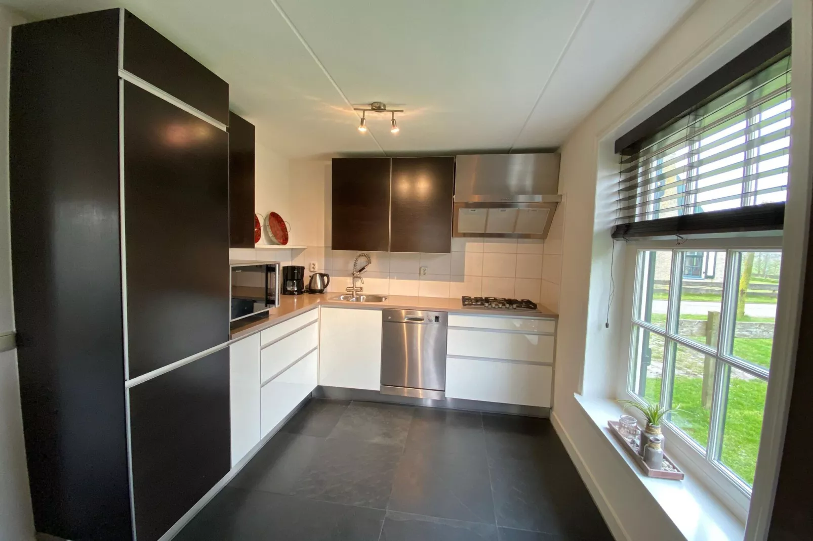 Recreatiepark Wiringherlant - Villa 14-Cuisine