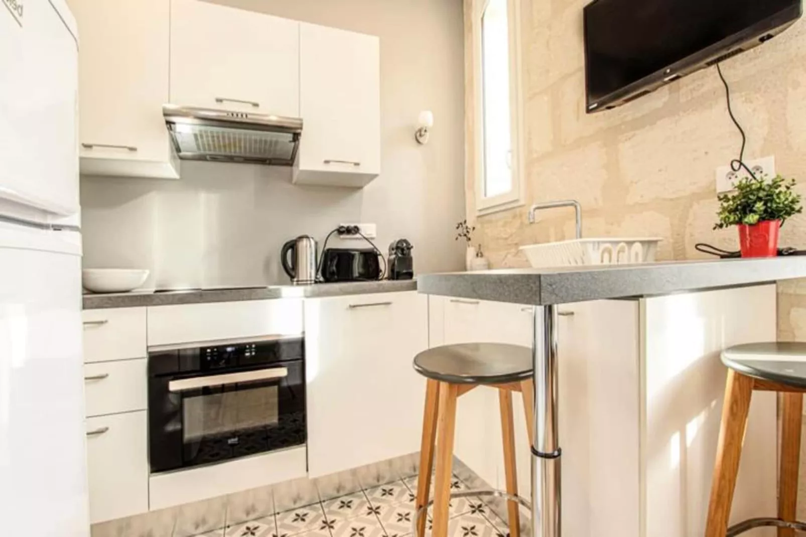 Superbe Appartement Climatis&eacute; En Plein C&oelig;ur Des Chartrons-Kitchen