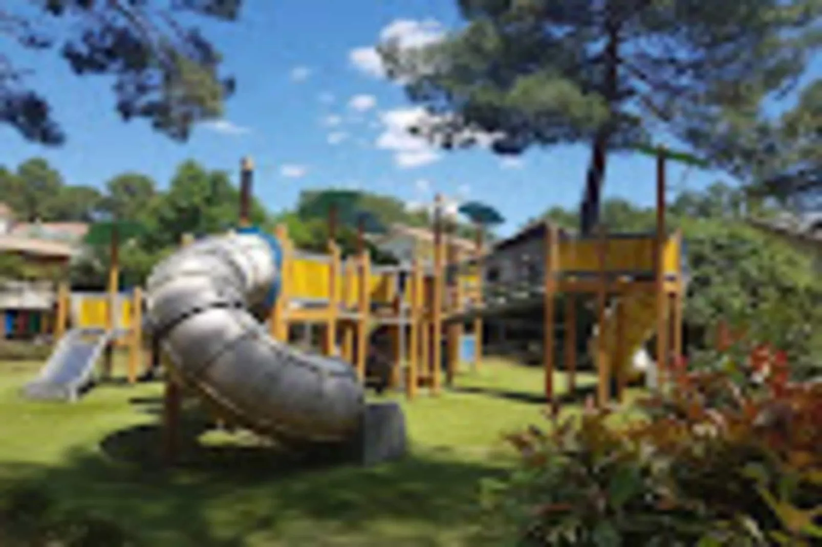 Les Appartements de Lacanau les Pins - maeva Home-Exterior in summer