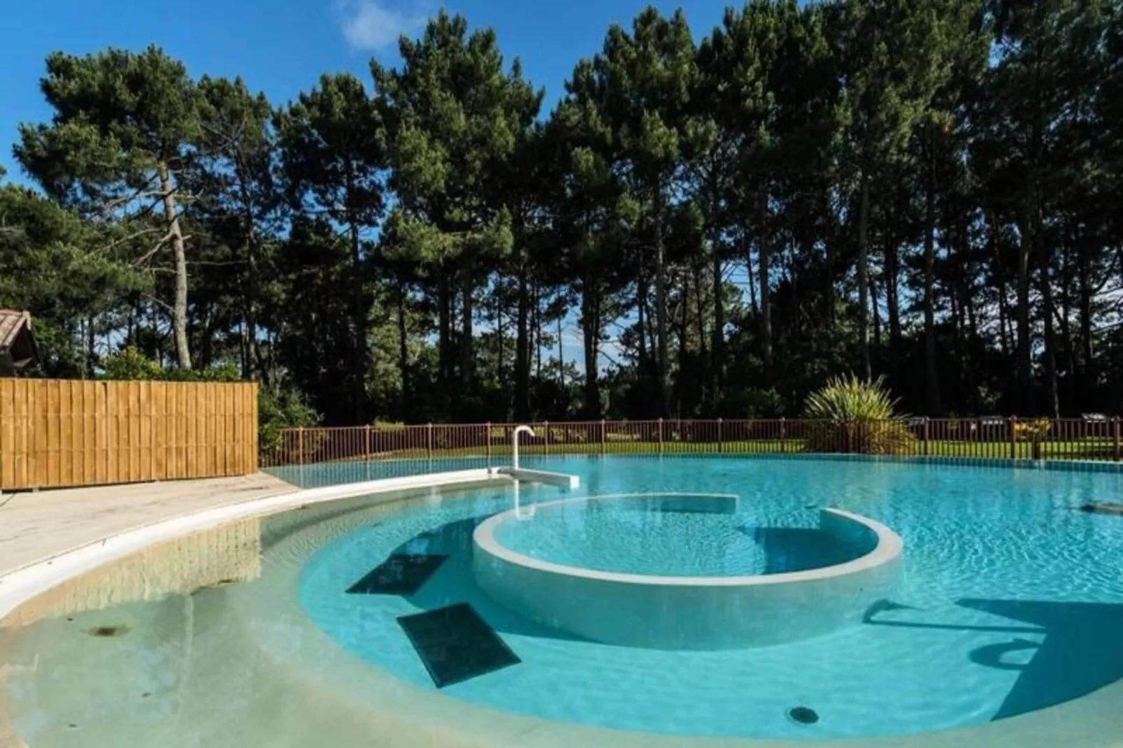 Les Appartements de Lacanau les Pins - maeva Home-Swimming pool
