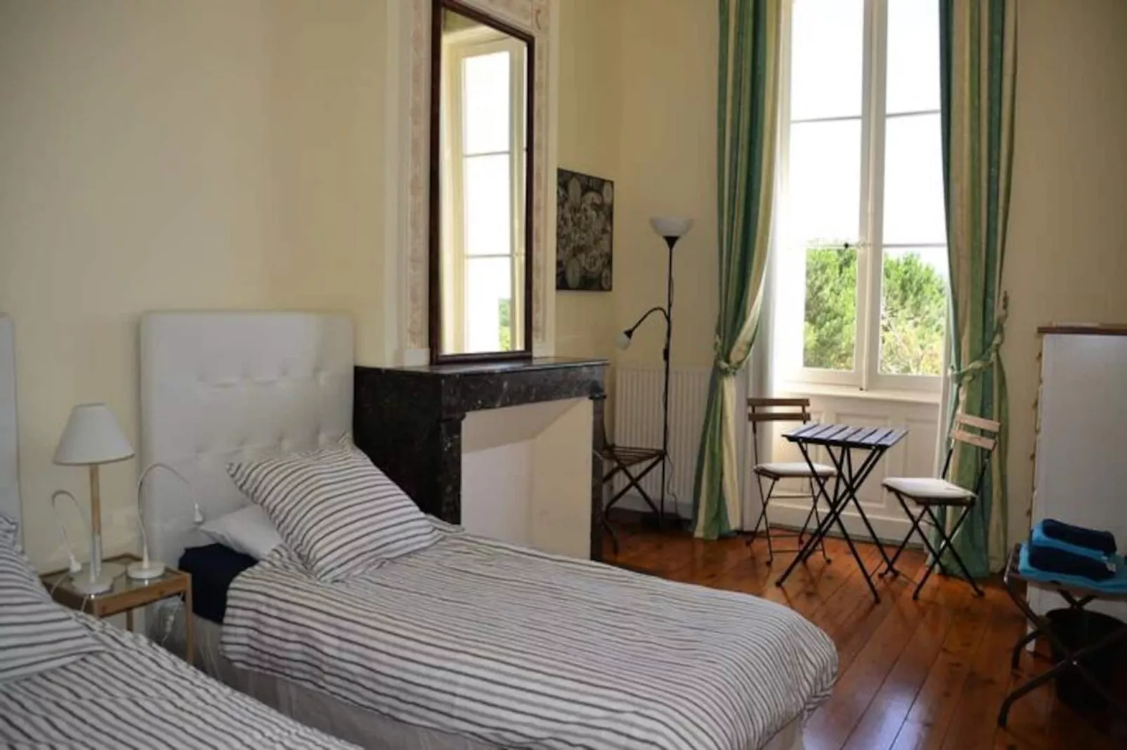 Ch&acirc;teau La Tuili&egrave;re: Villa Avec Piscine Au Milieu De Son Vignoble-Image-tags.