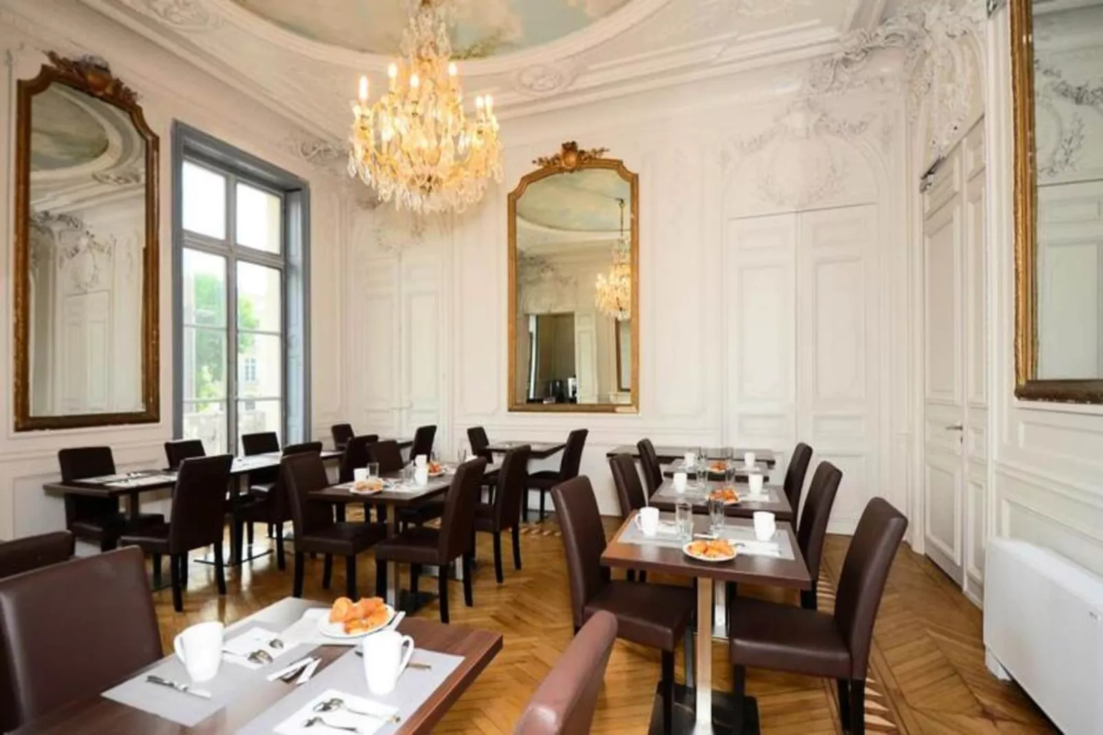 Appart'hôtel Odalys Les Occitanes****-Exterior in summer