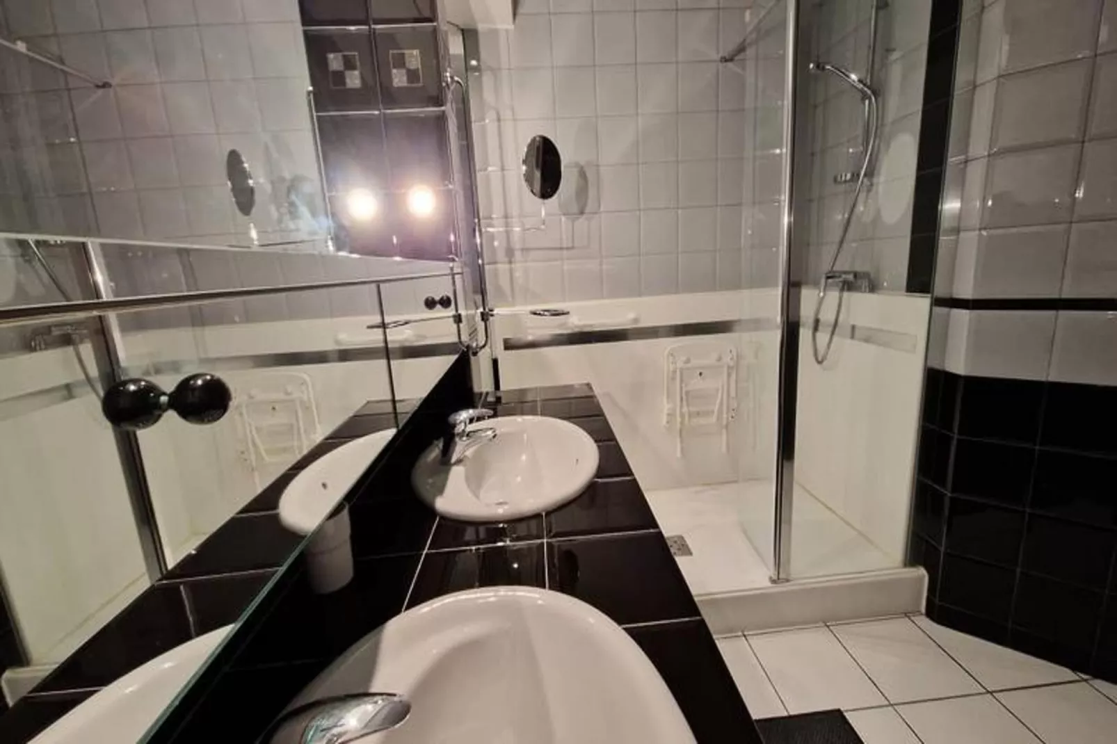 | Le Fantasque💃🏻| Hyper-centre, Commerces &agrave; Proximit&eacute; | T2-Badezimmer