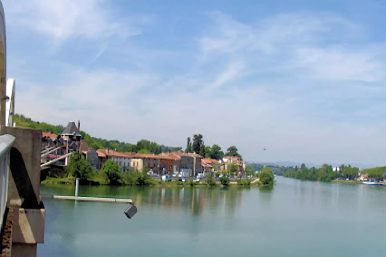 | Le Spacieux De La Gare ♟| Grand T4 Tout &eacute;quip&eacute; |gare De Grenoble-Zones été à 1 km
