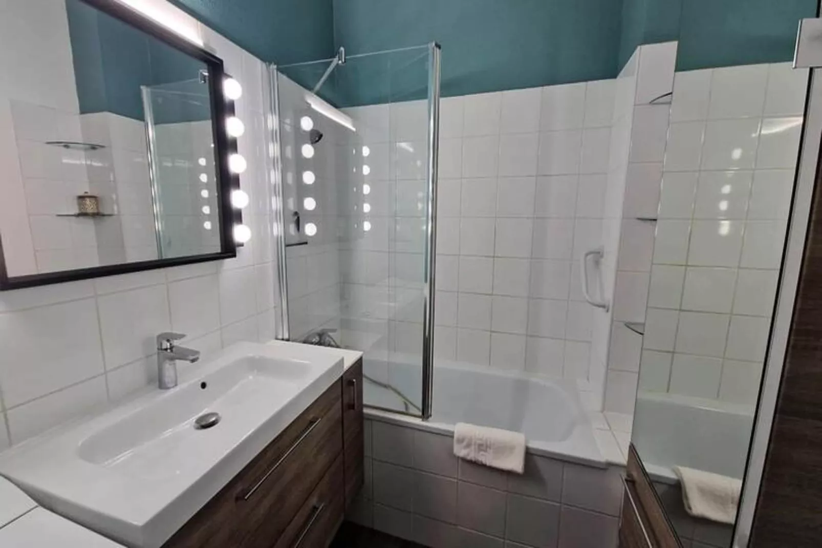 Le Victor Hugo 🖼️ T4 Hyper Centre-Bathroom