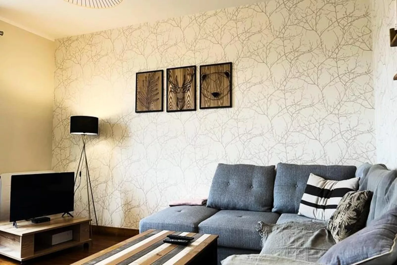 Le  Lumineux Et Confortable T4 Avec Vue🏔  - Alli&eacute;s-Wohnzimmer