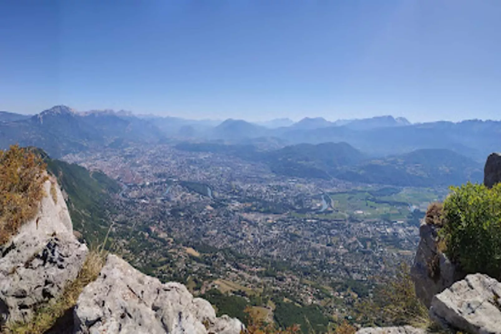 Résidence Arc En Ciel C Porte C103-Vue d'été