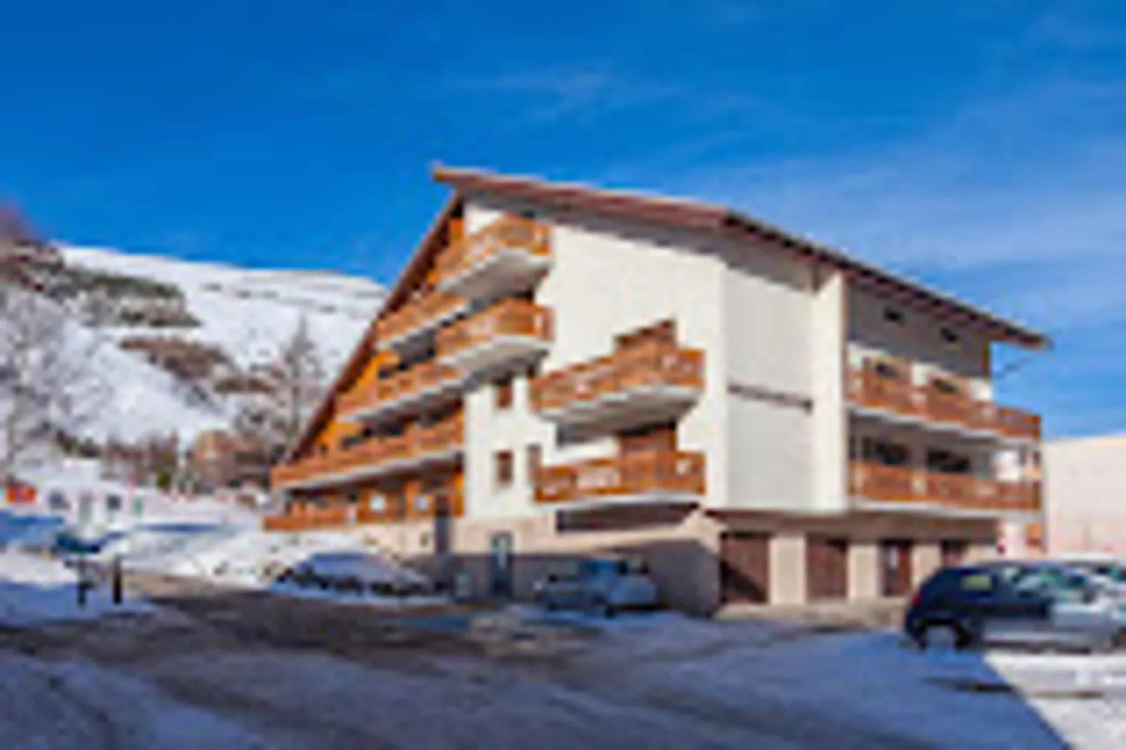 Résidence Midi-Exterior in winter