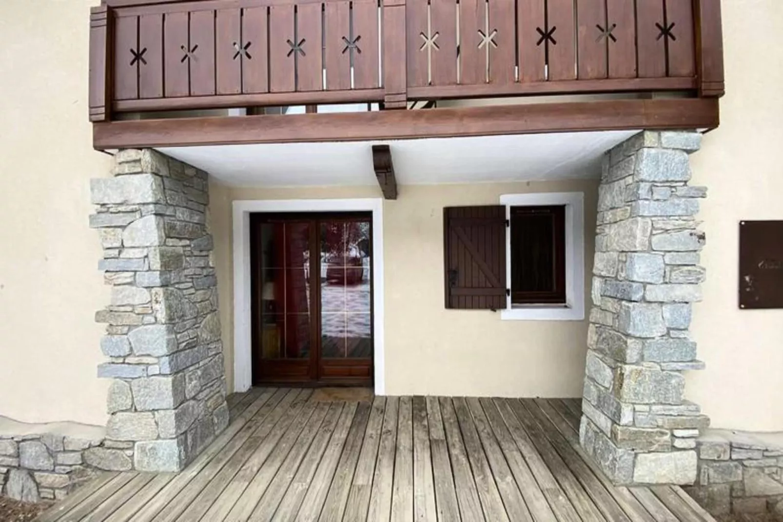 Chalets D Or-Exterior in summer