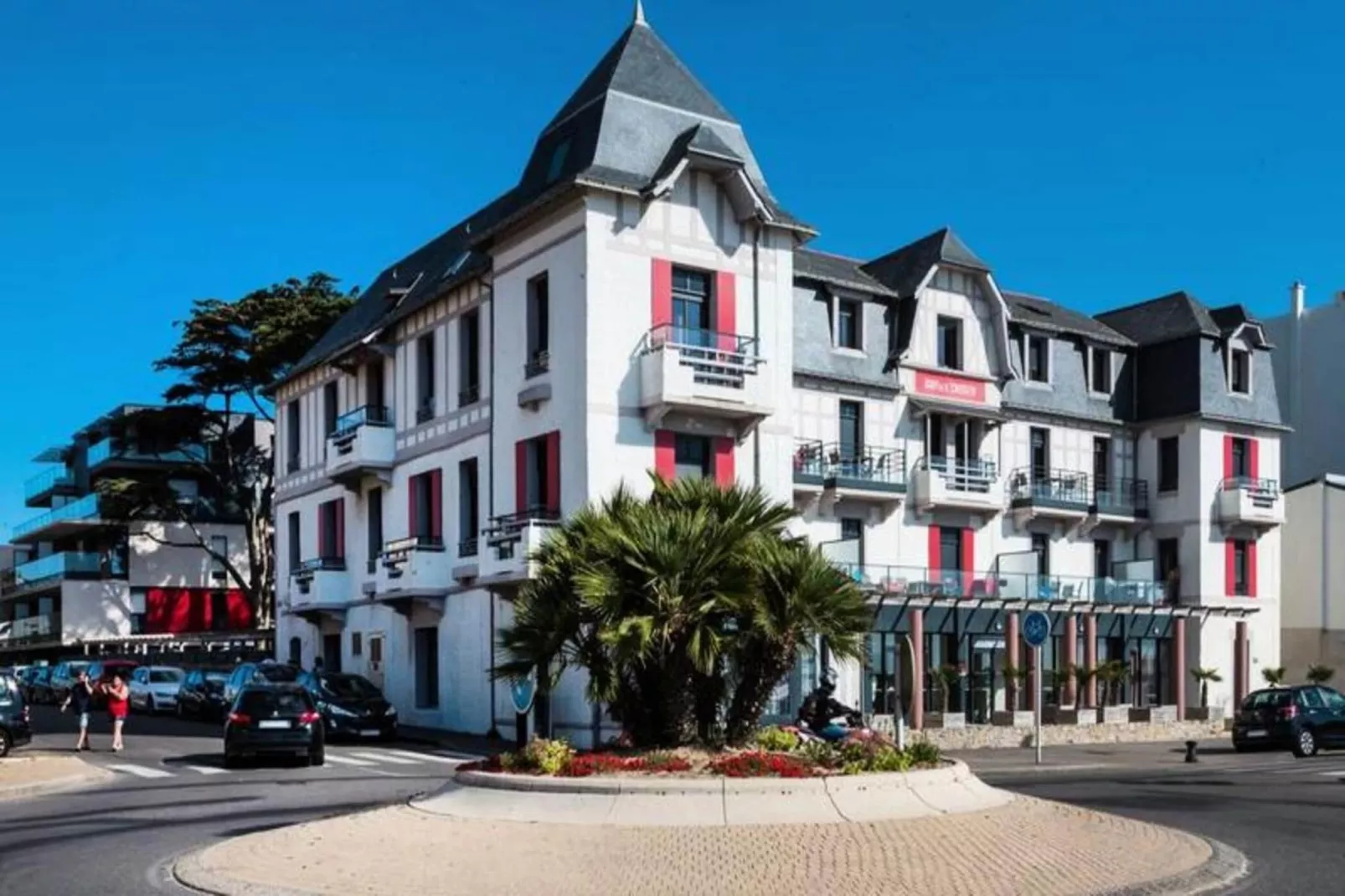 Résidence Prestige Odalys de la Plage-Exterior in summer