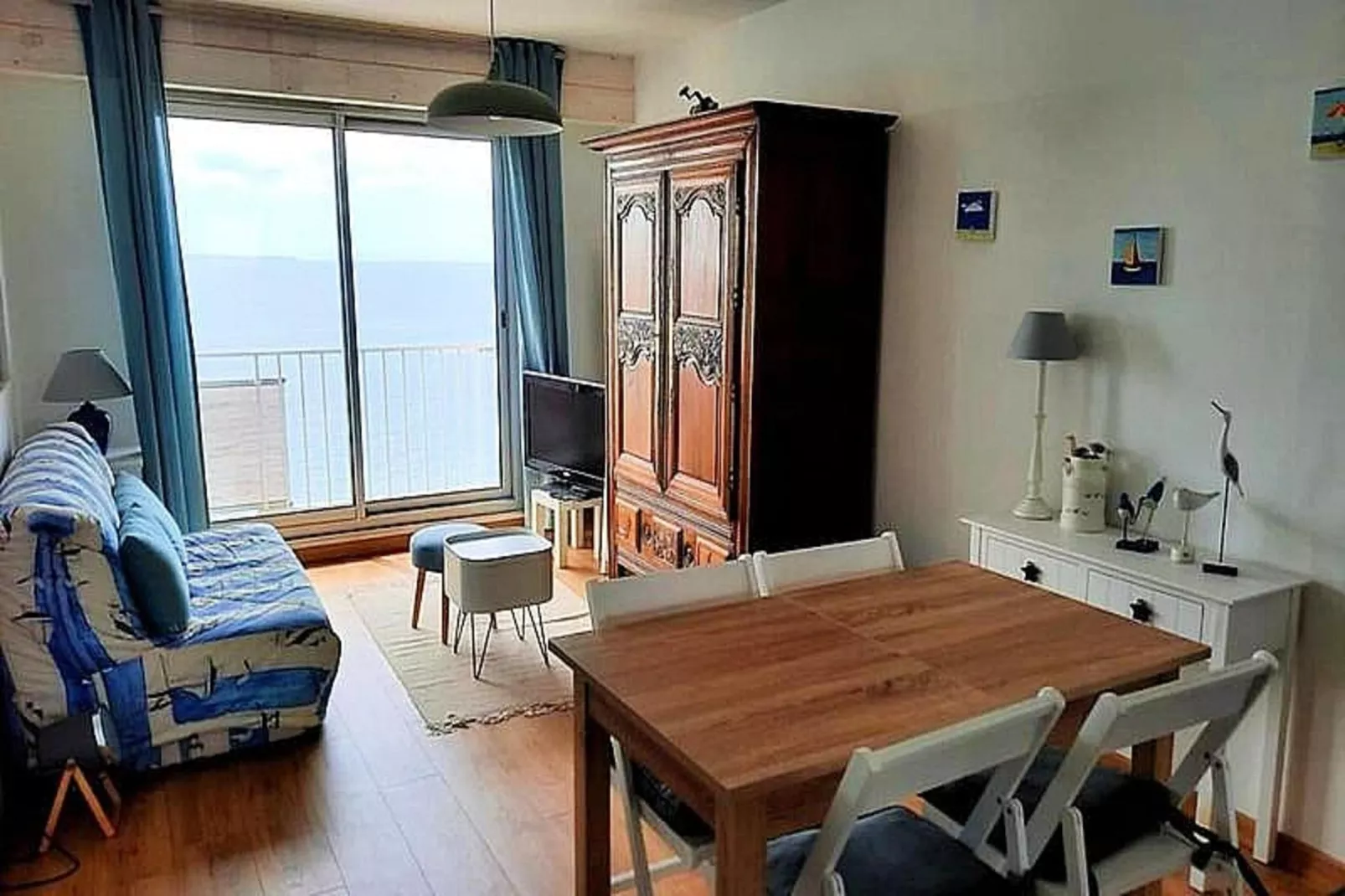 Résidence Turpault Vue Mer Port Maria Quiberon 2*-Salle à manger