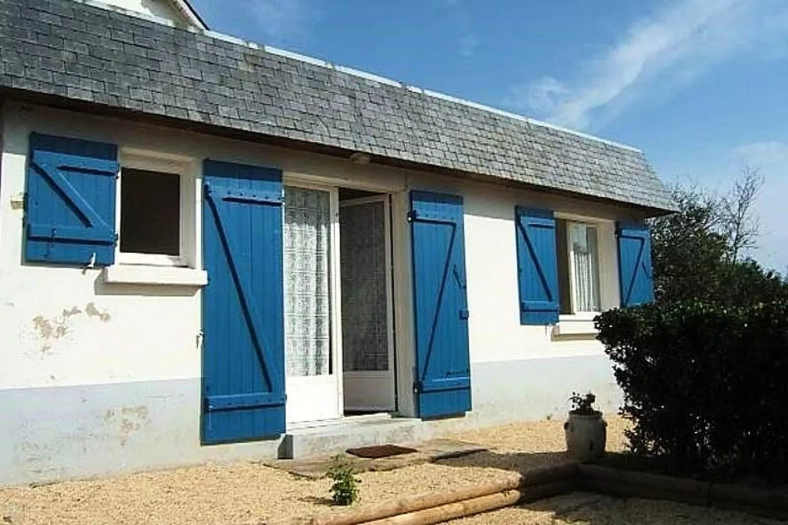 Résidence 28 Rue Des Corsaires-Exterior in summer