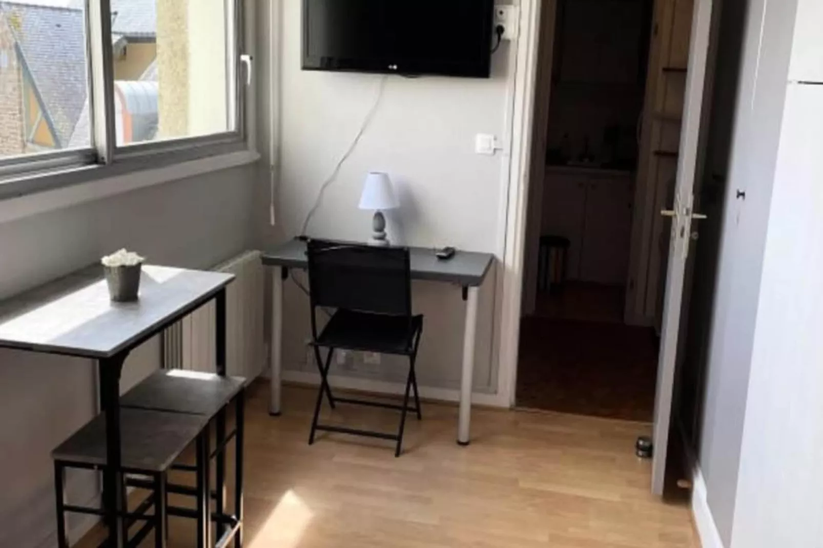 Résidence Studio Avec Parking 100 M D&eacute;parts Pour Les Iles-Living room