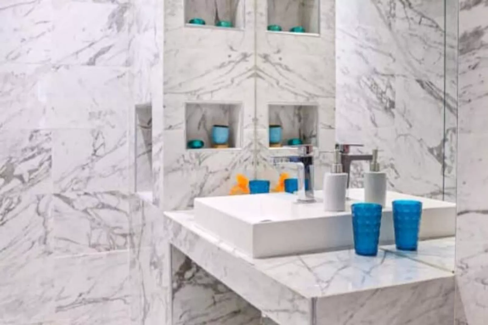 Magnifique T3 Tout Confort Avec Terrasse, Parking Et Vue Oc&eacute;an Pour 5-Bathroom