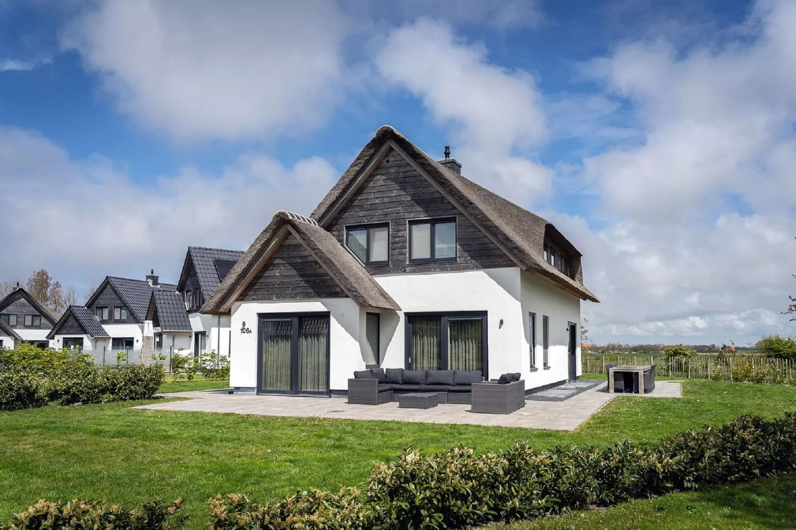't Hoogelandt 3-Exterior summer