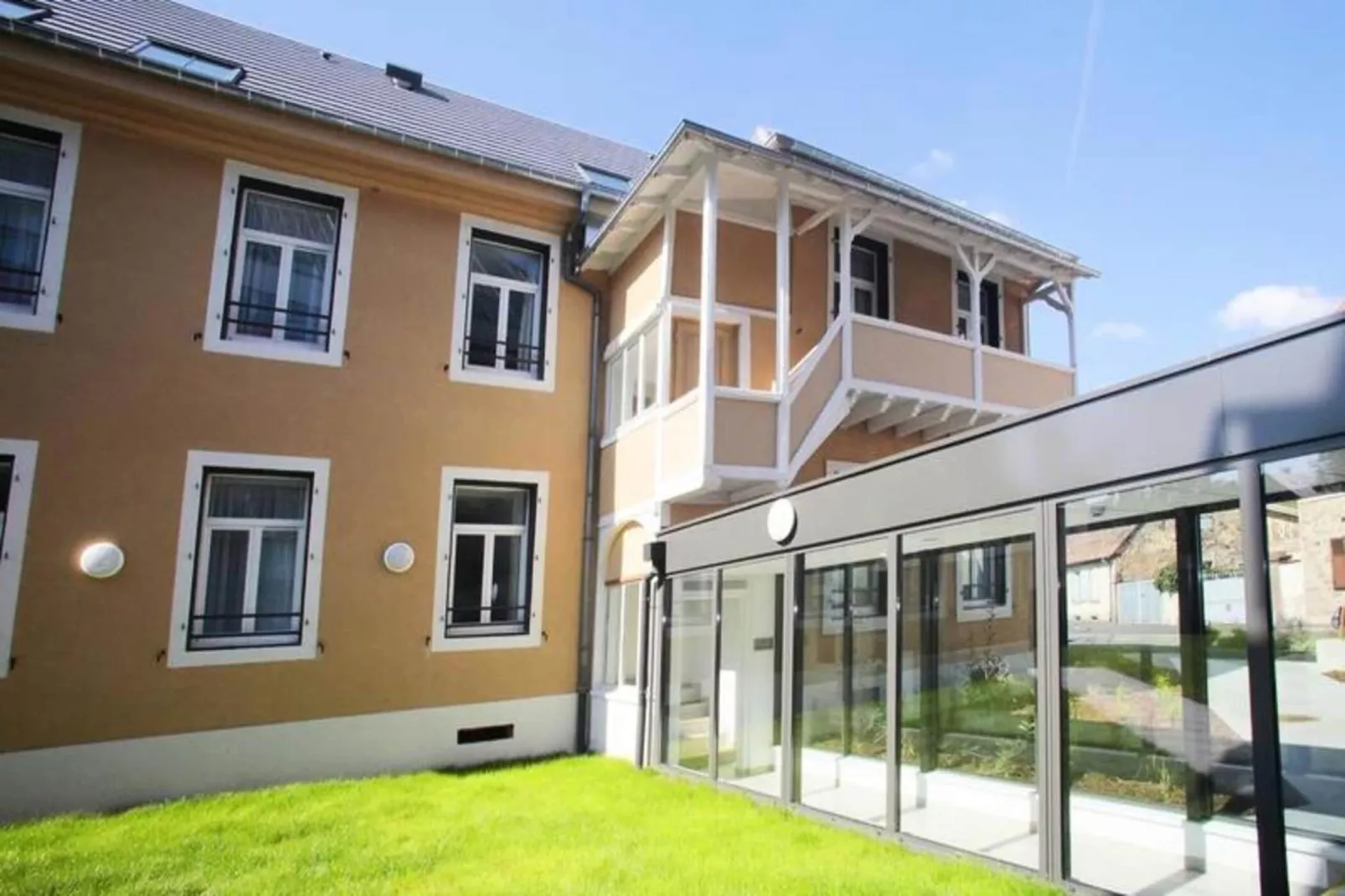 Appart'hôtel Odalys La Rose d'Argent-Exterior in summer