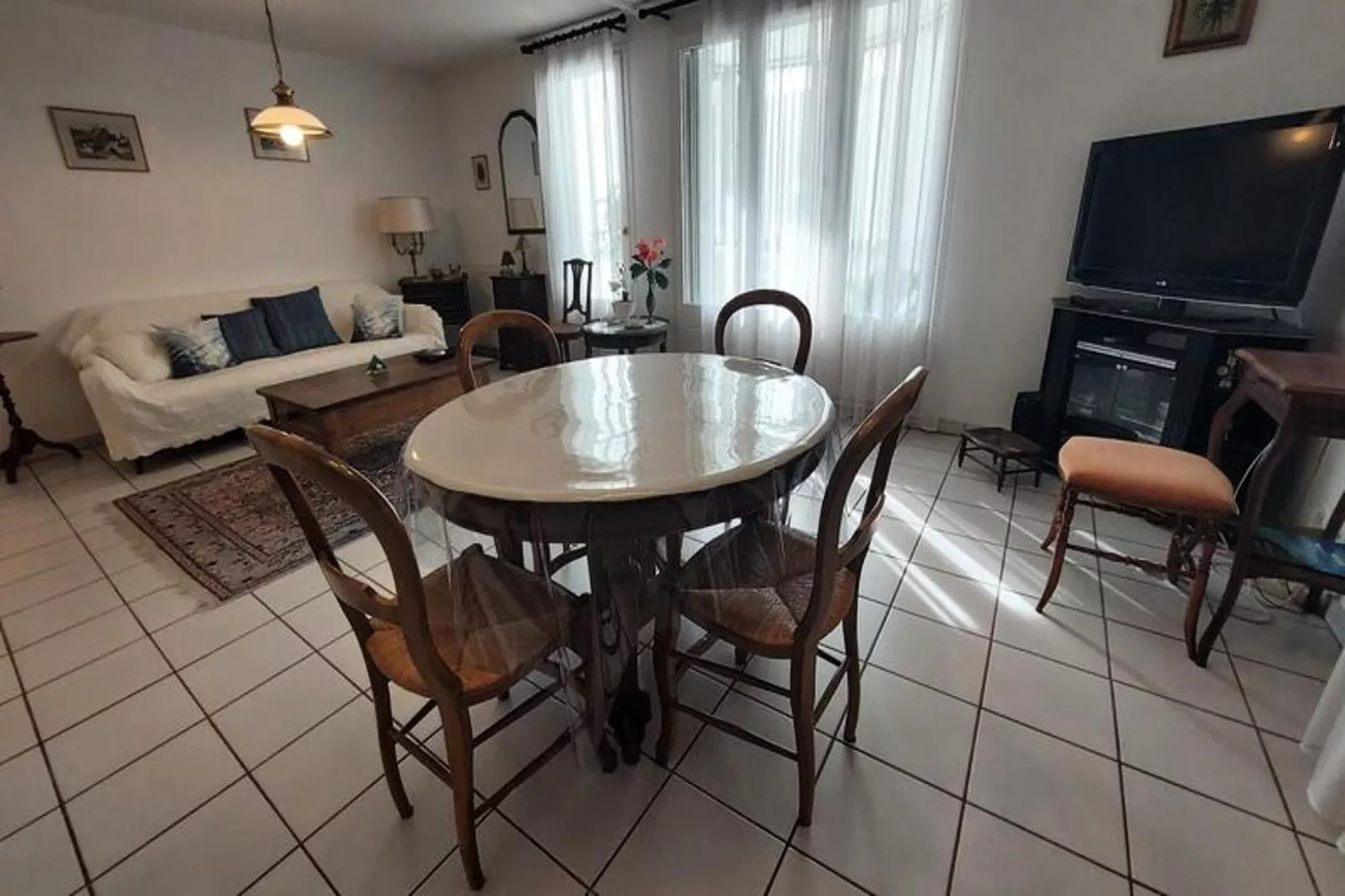 Résidence La Cerisaie-Salle à manger