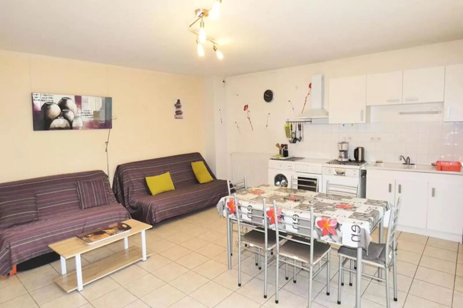 Résidence Le Clos St Louis-Salle à manger