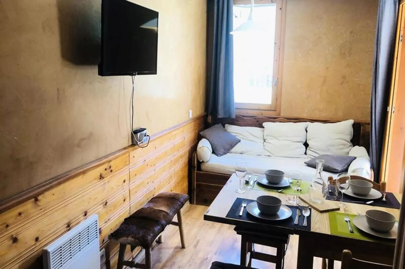 Résidence Cachette-Dining room