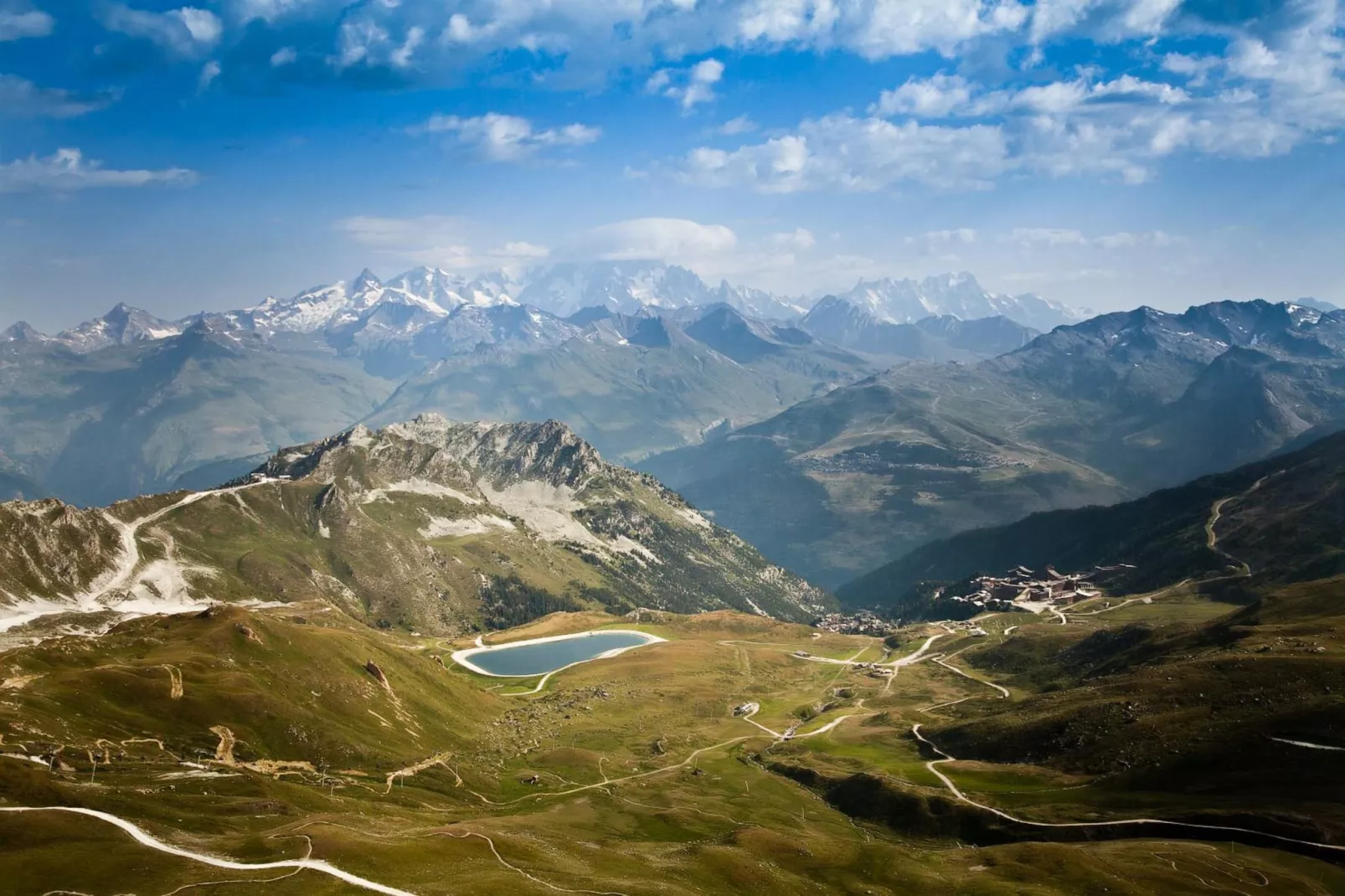 Résidence Aiguille Grive Bat I - Exterior in summer