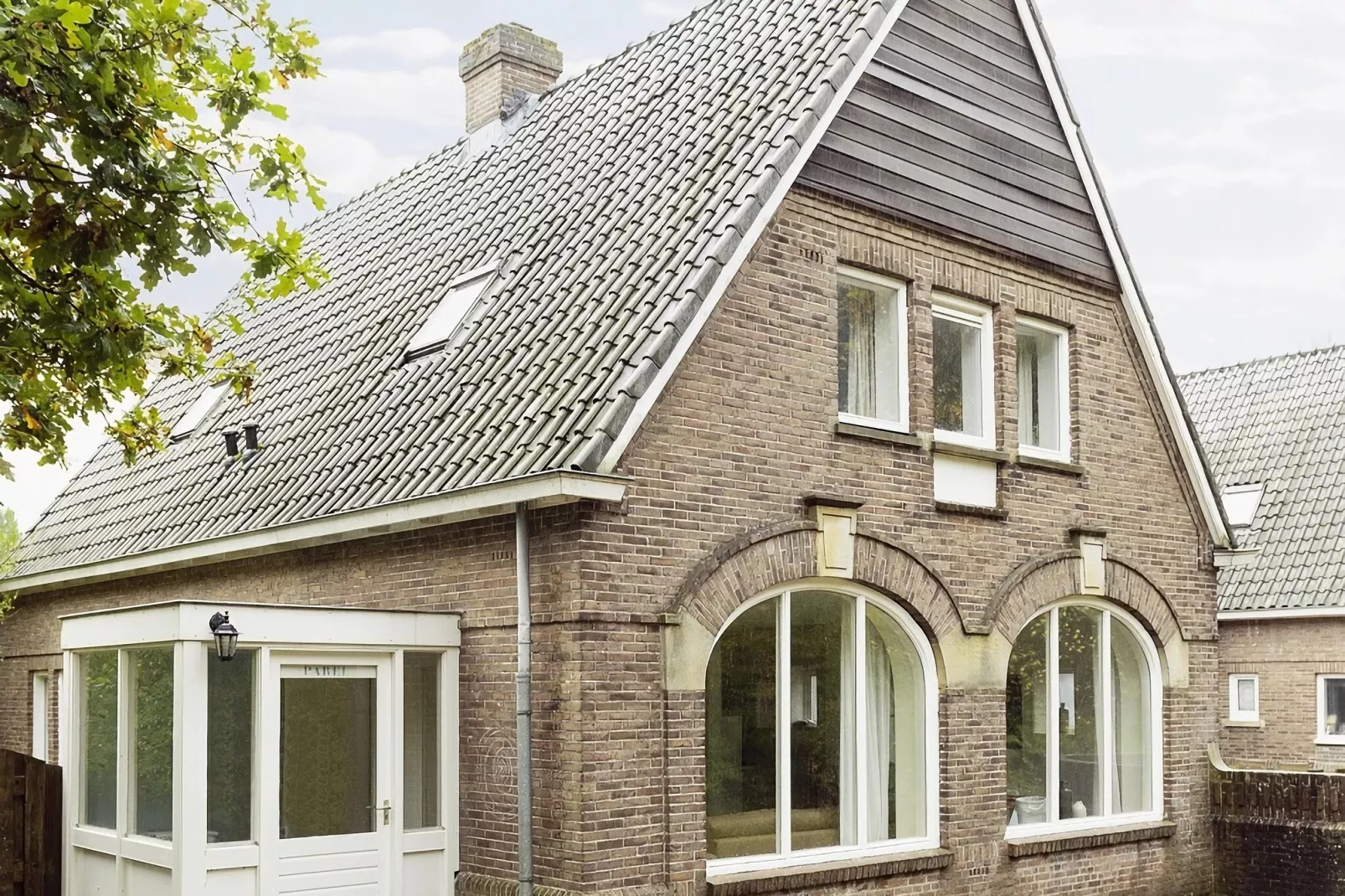 Huize Glory Granaat-Exterior summer