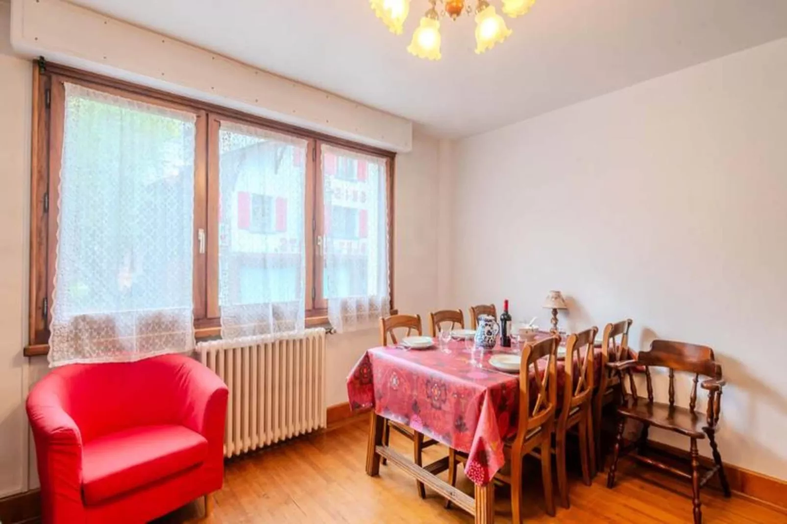 Résidence Les Irantelles-Dining room