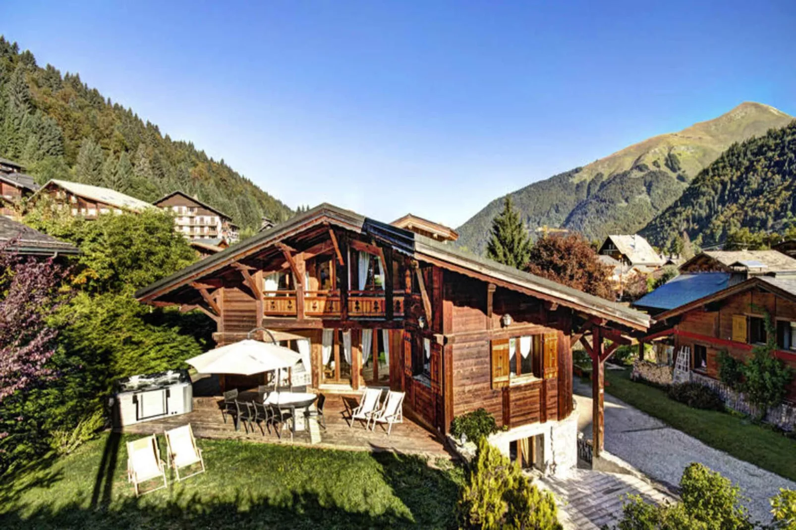 Résidence Lolana-Exterior in summer