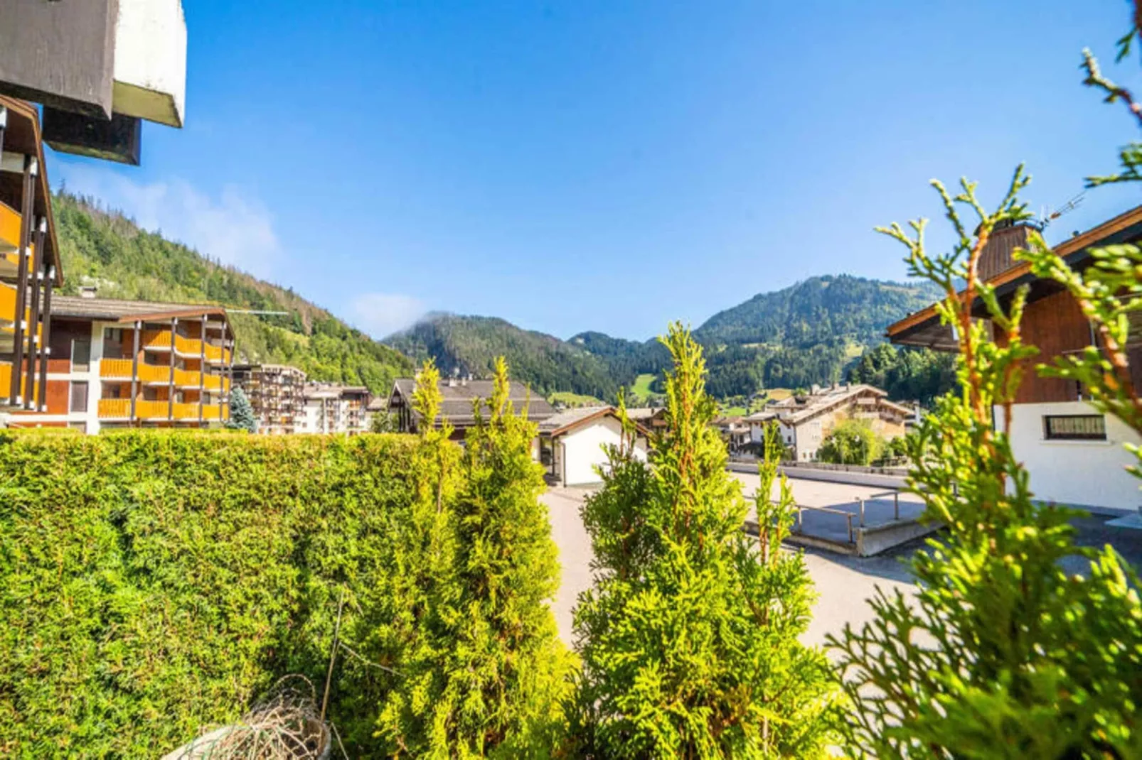 Résidence Granges C-Außenbereich Sommer