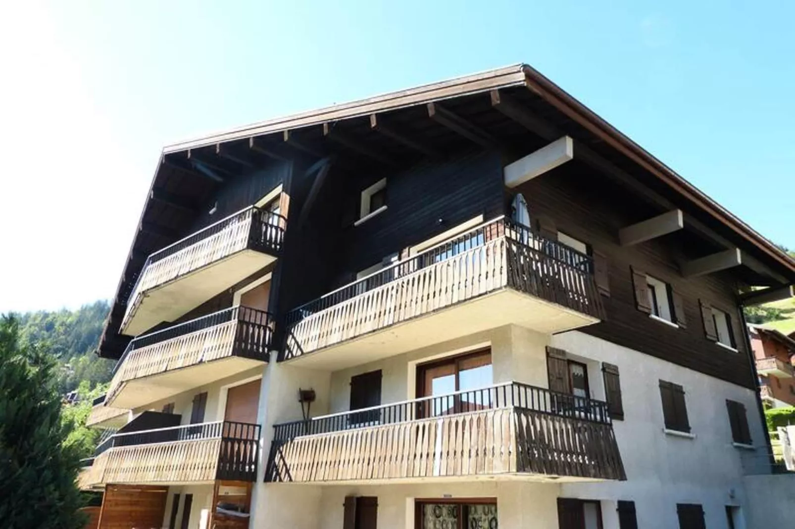 Résidence Moutelette-Exterior in summer