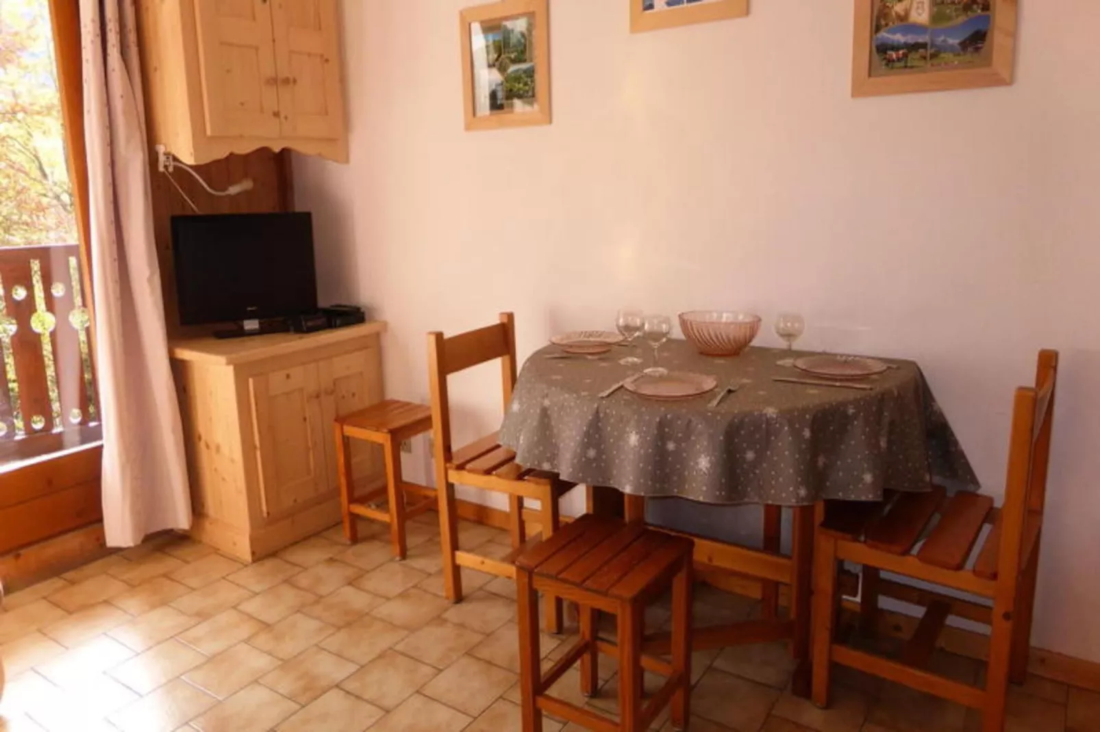 Résidence Le ChÂteau Bruyeres-Außenbereich Sommer