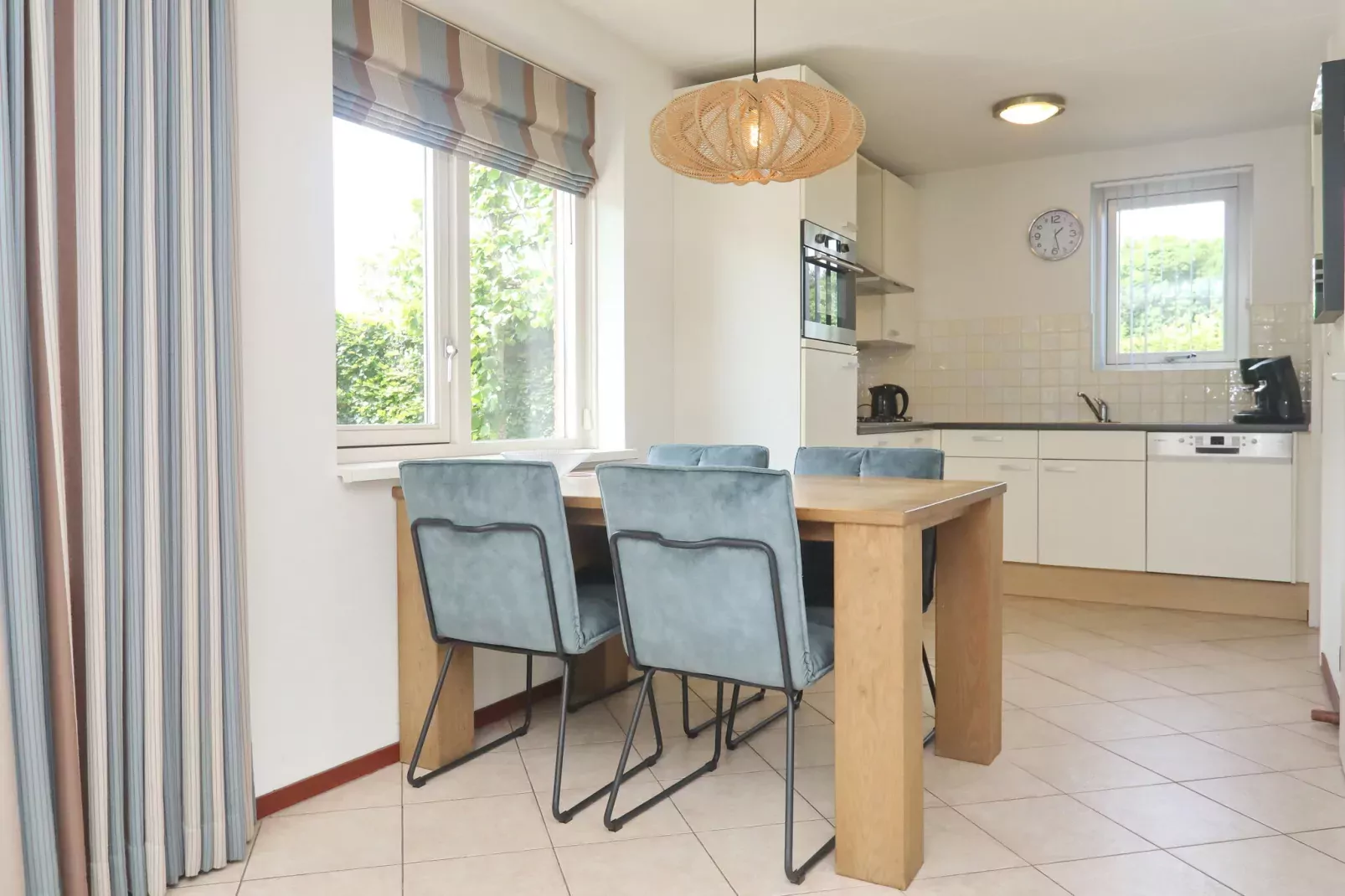 Vakantiepark Duinrust 1-Dining room