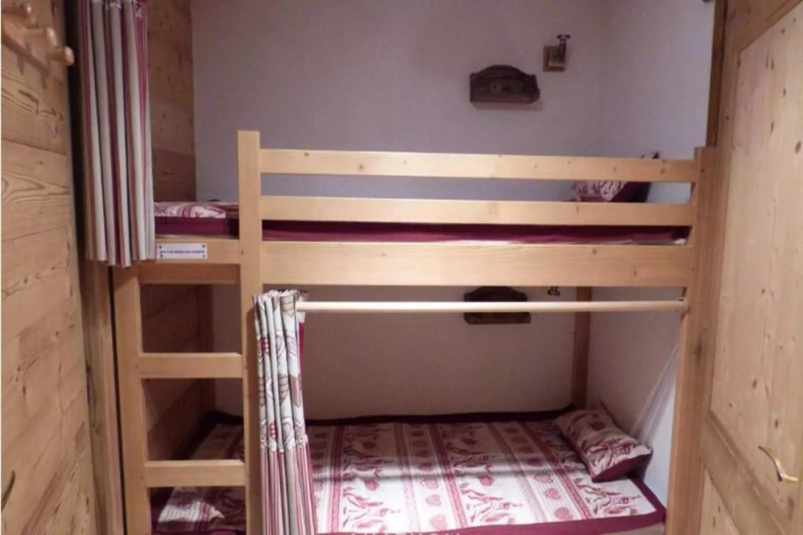 Résidence Les Ecrins-Schlafzimmer