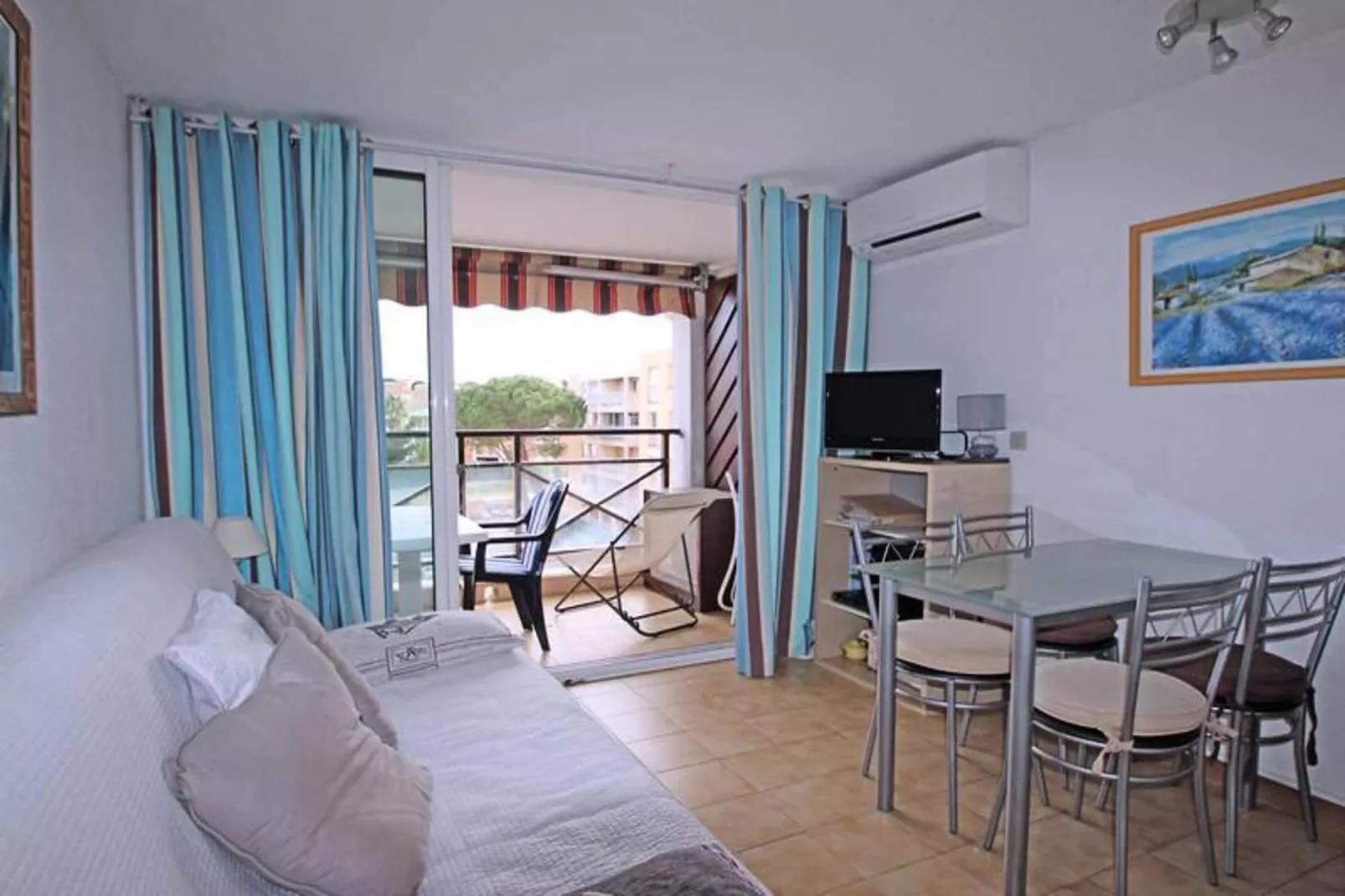 Résidence Les Coralines-Living room