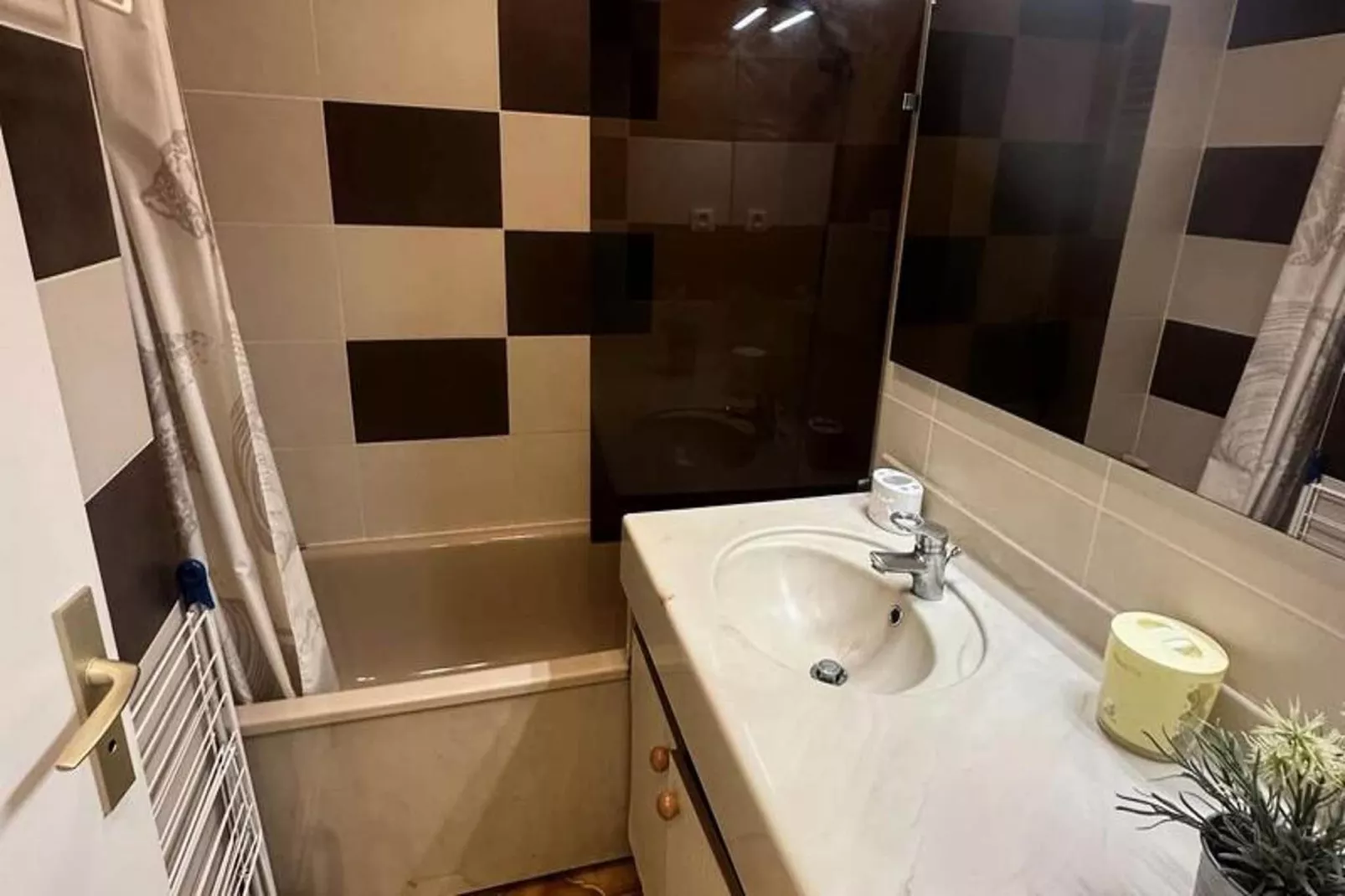 Résidence Alisier-Bathroom