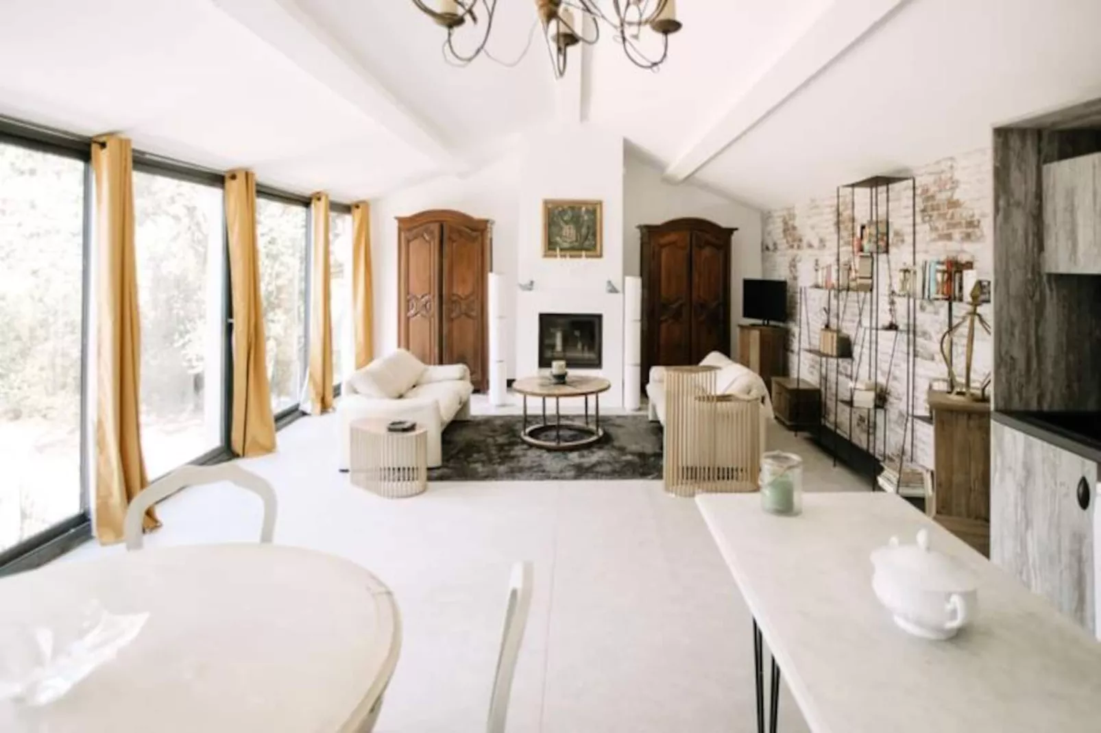 La Voli&egrave;re - Pernes-les-fontaines-Image-tags.