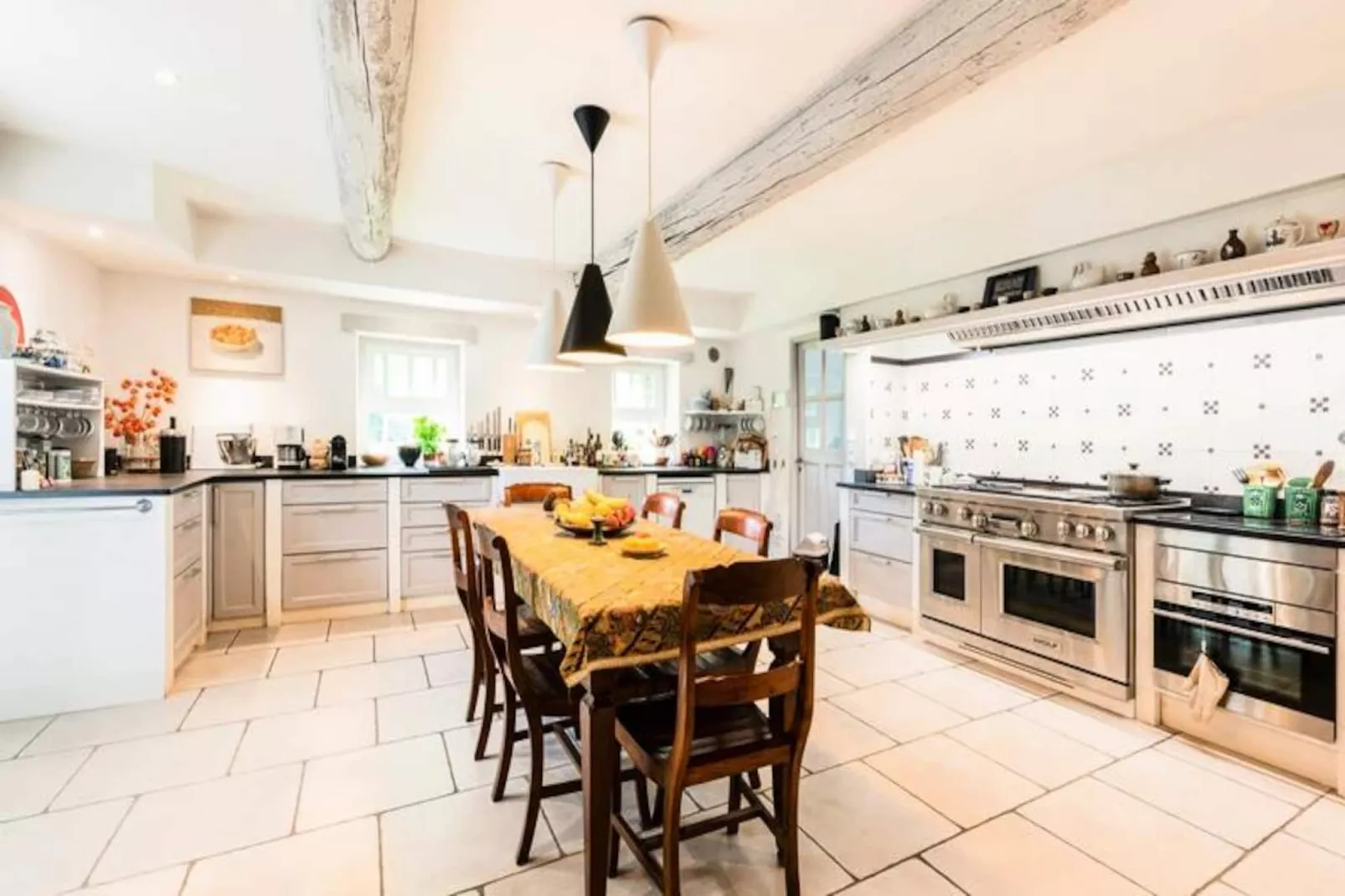 Maison De Famille En Provence-Image-tags.