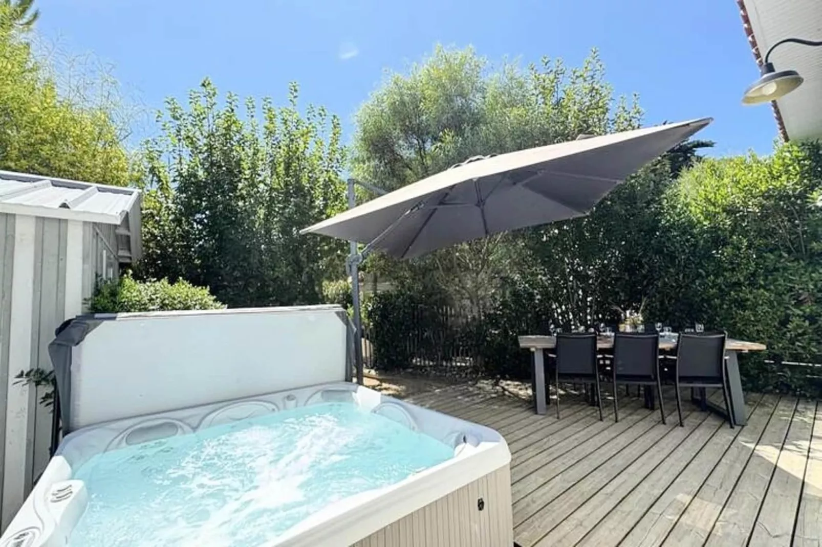 Villa Irlande - Domaine Le Sherwood-Dining room