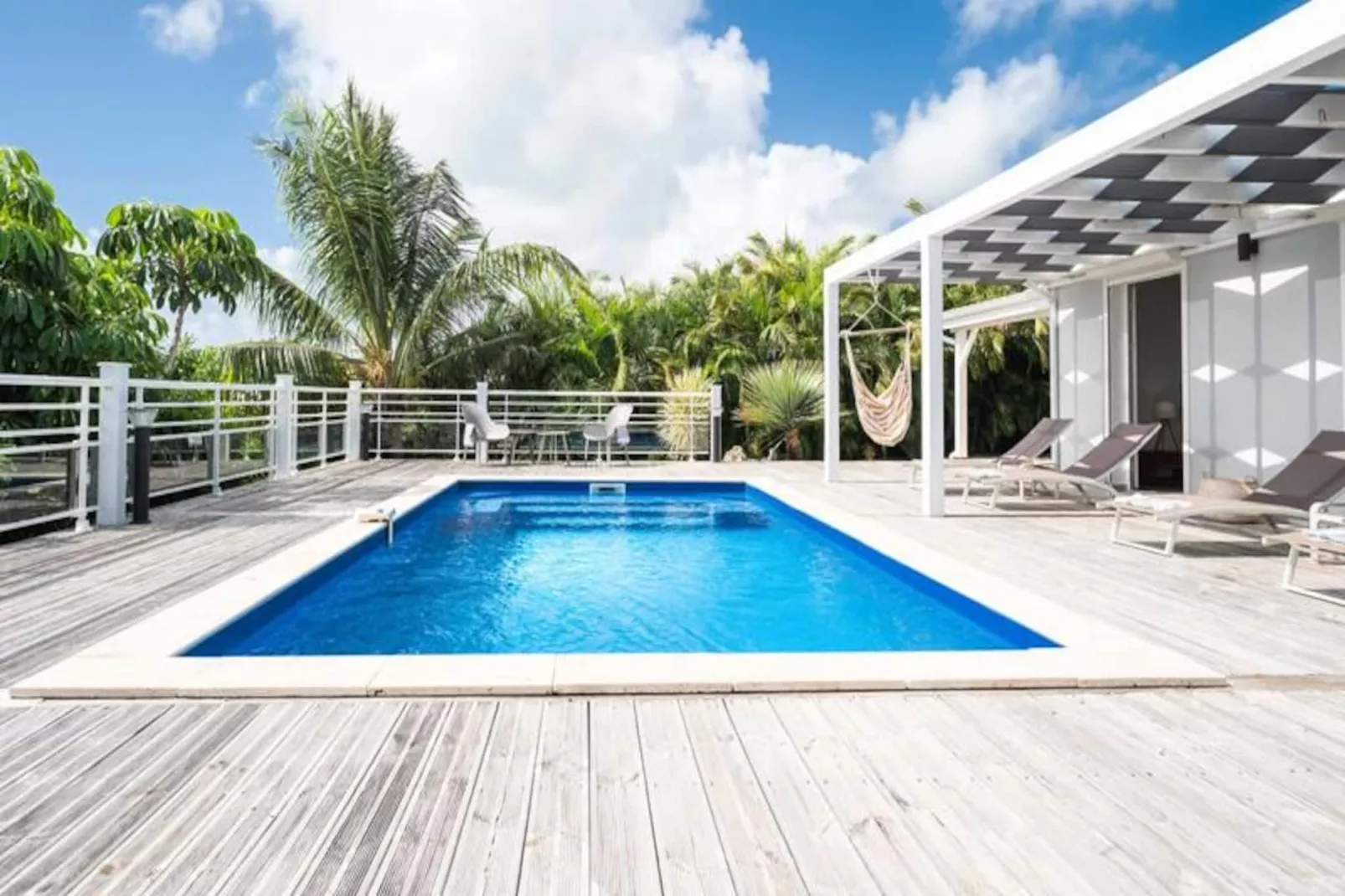 Villa Colibri-Image-tags.