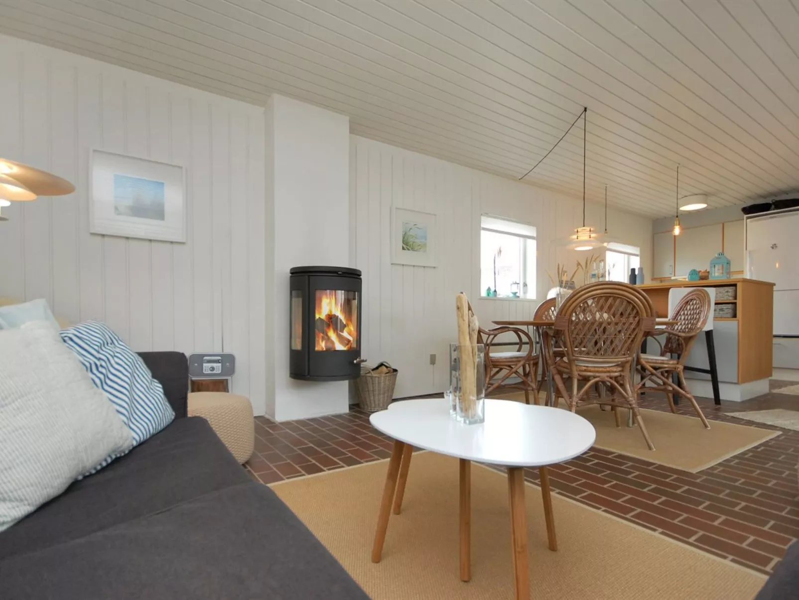 "Frieda" - 7.2km from the sea-Inside