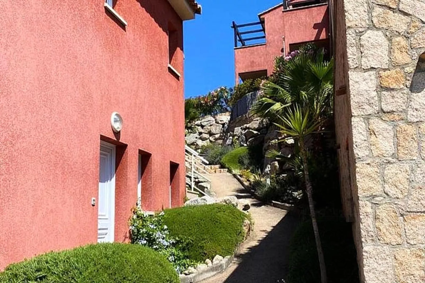 Résidence A Machja-Außenbereich Sommer