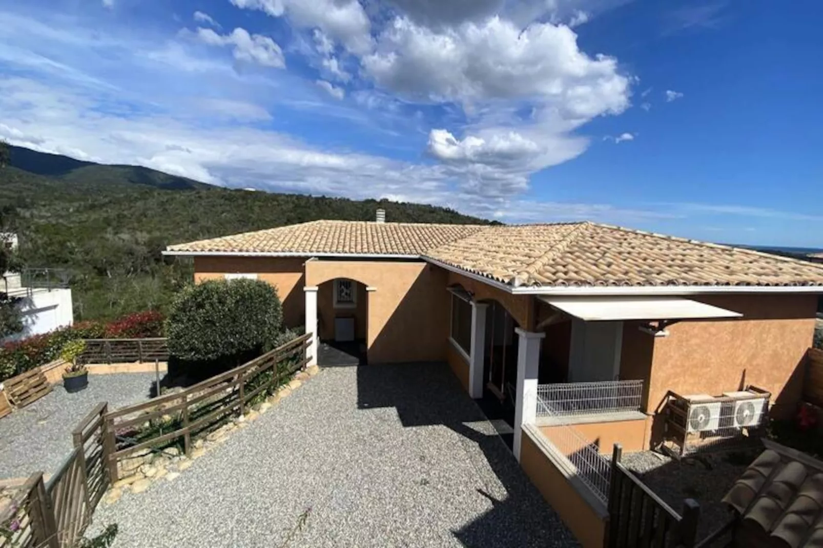 Résidence Tozza  Alta-Image-tags.