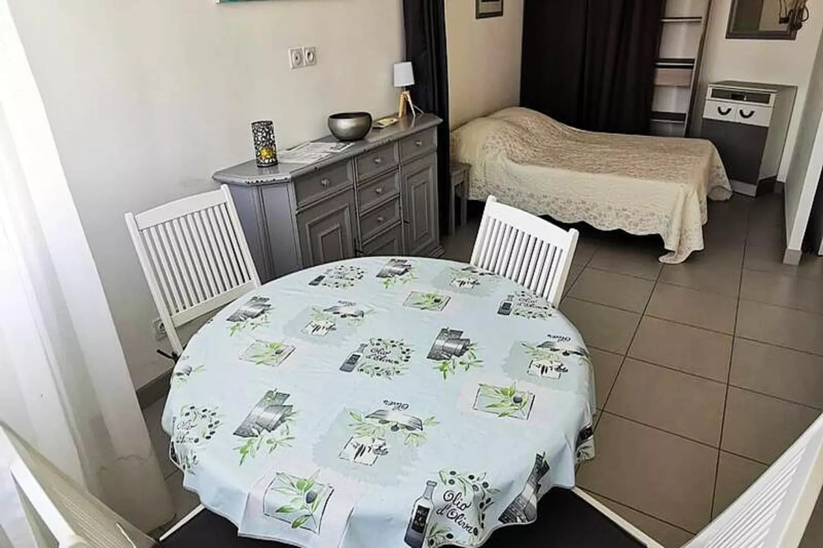 Résidence "le Château Leenhardt"-Schlafzimmer